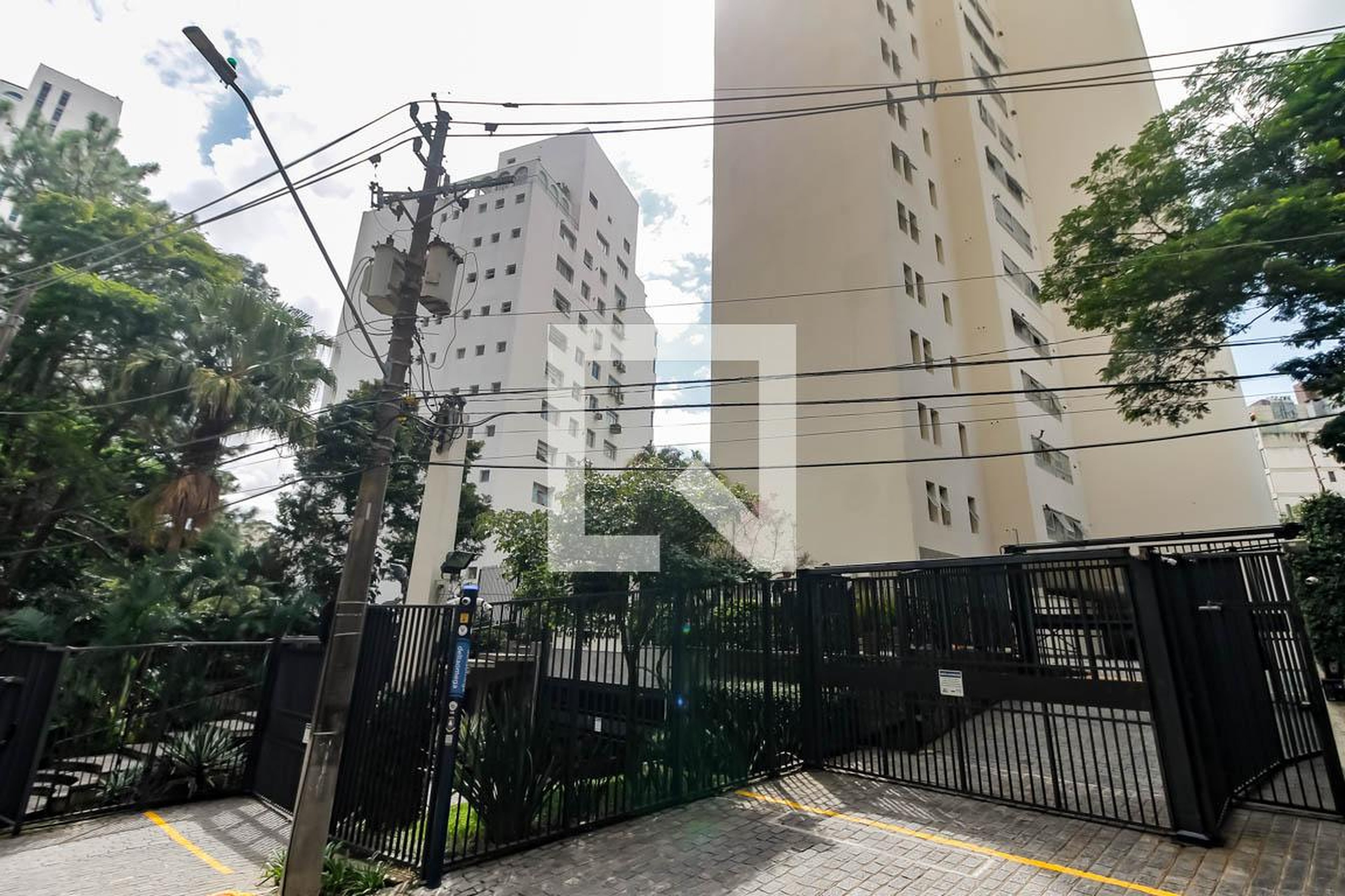 Fachada do Prédio Condomínio Edif Paineiras do Morumbi