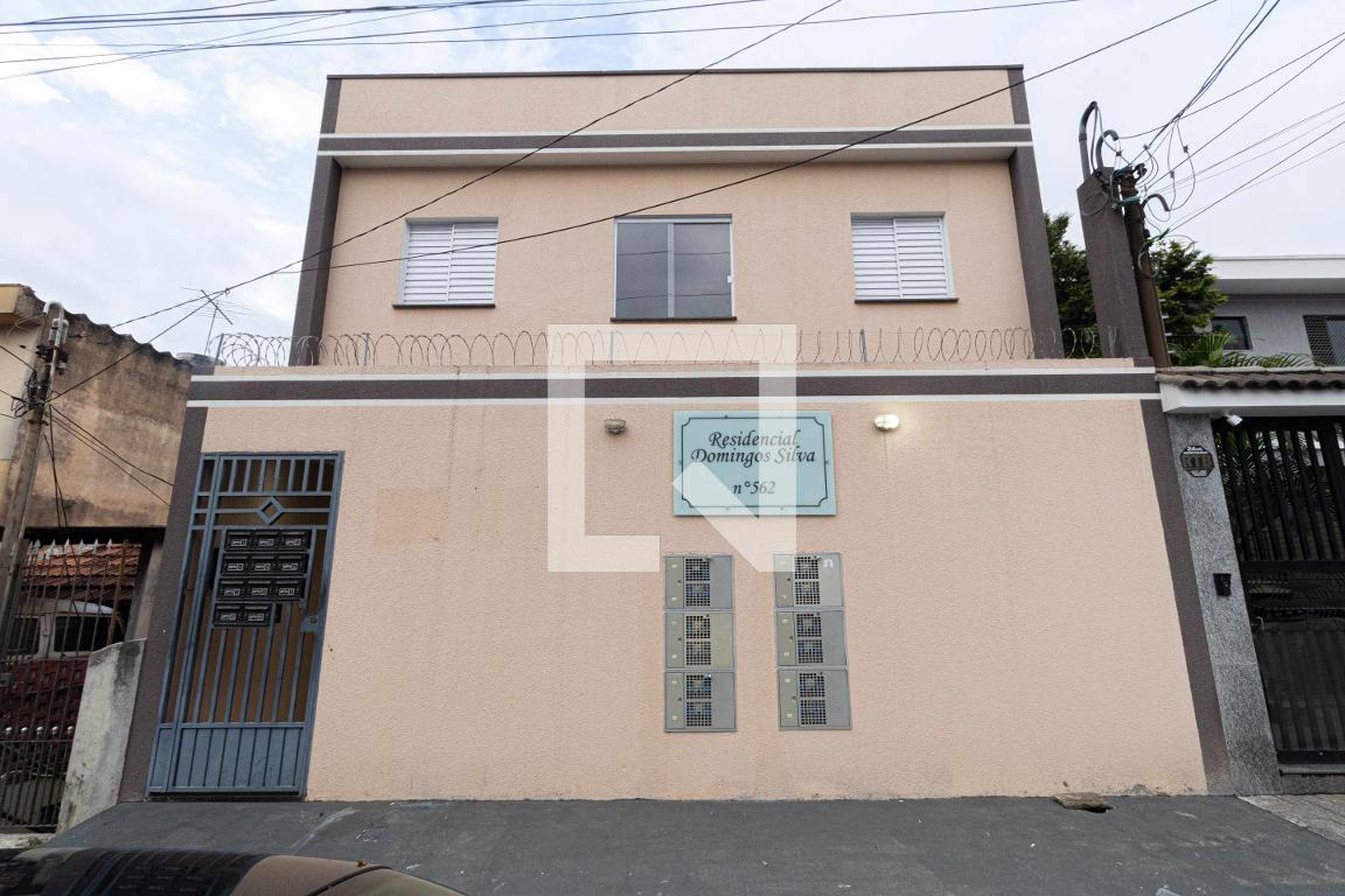 Fachada Condomínio em Rua Domingos Silva, 562