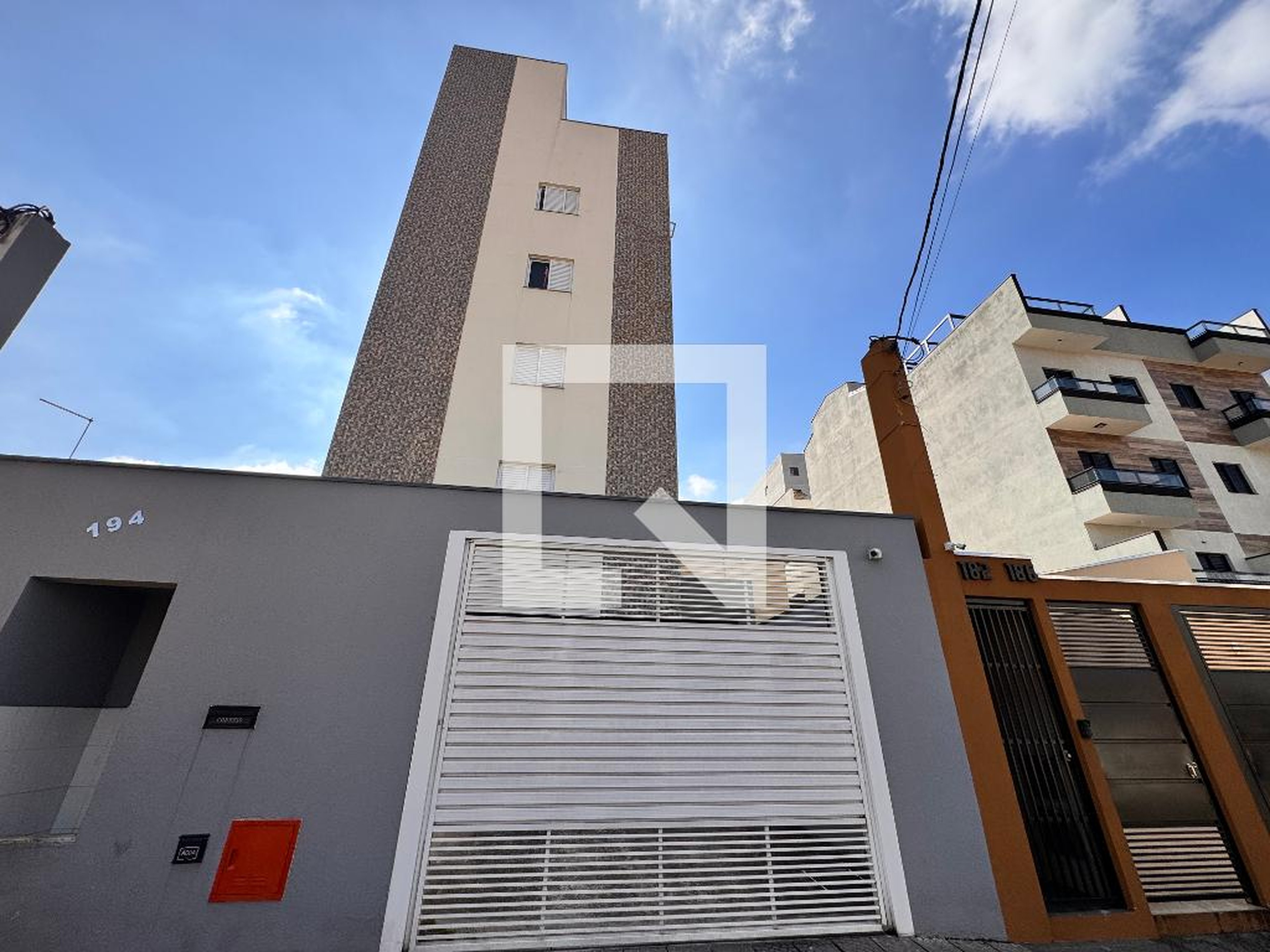Fachada Condomínio em Rua Santa Carolina, 194