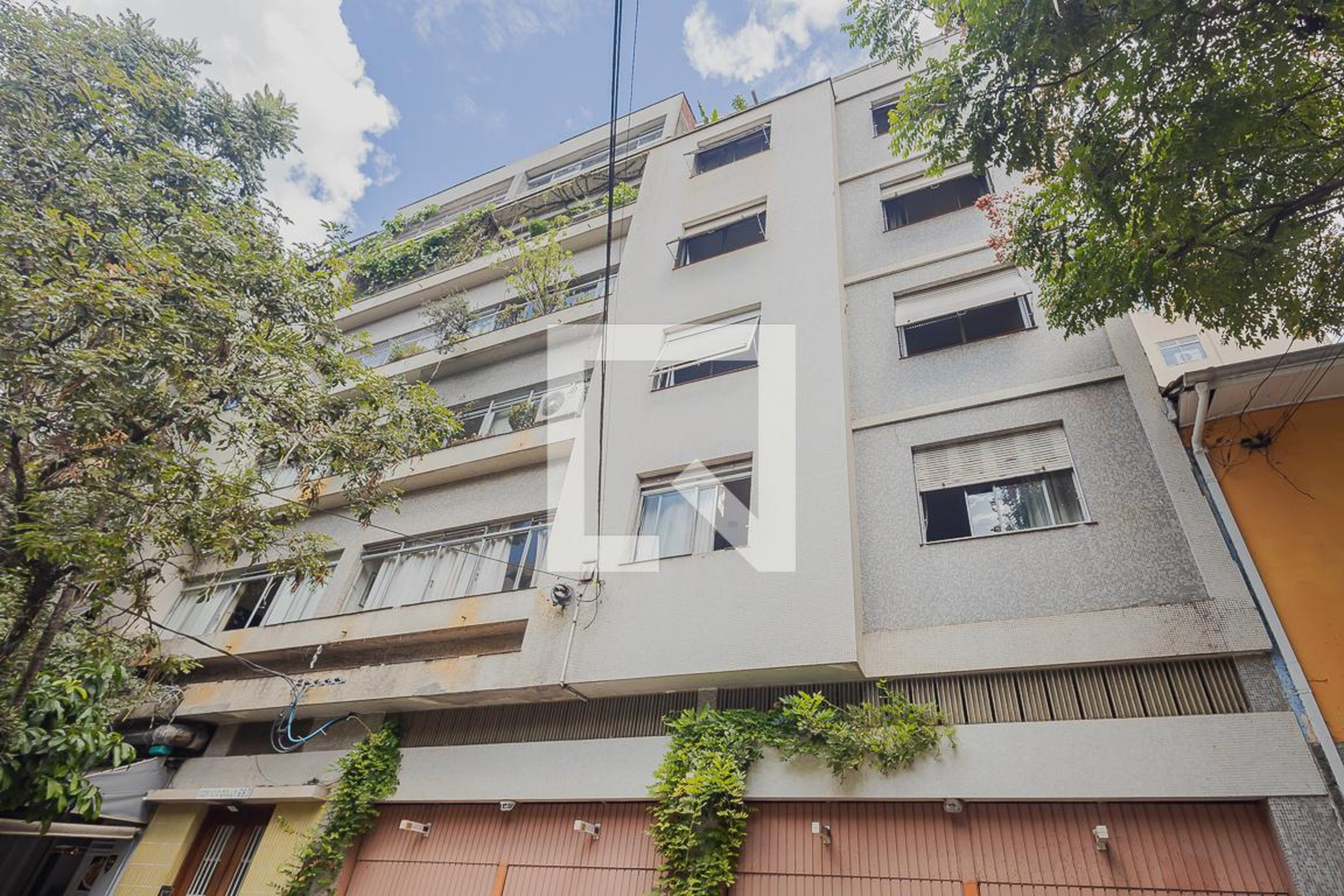 Fachada Condomínio em Rua Joaquim Antunes, 683