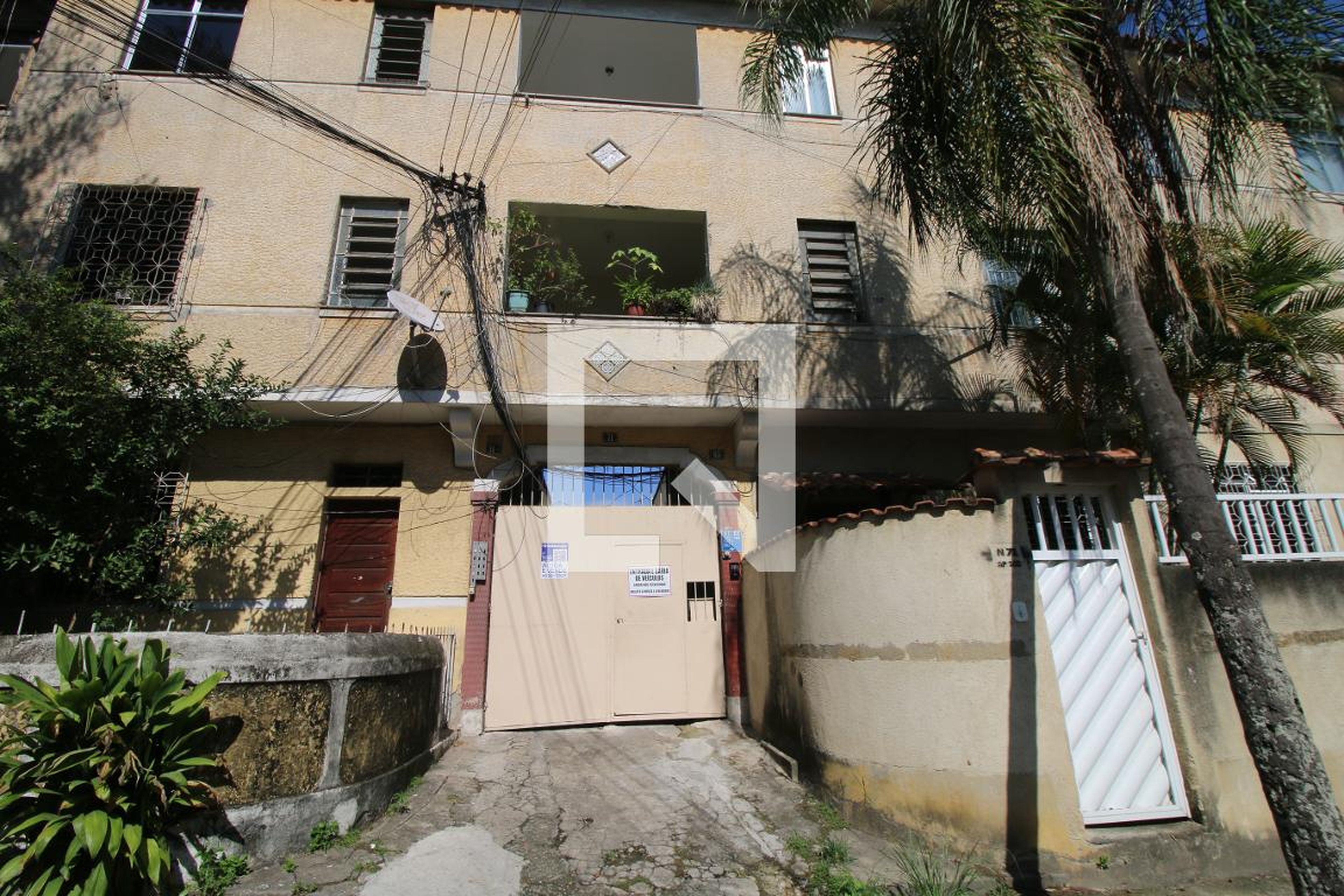 Fachada do Prédio Condomínio em Rua Maria da Glória, 61