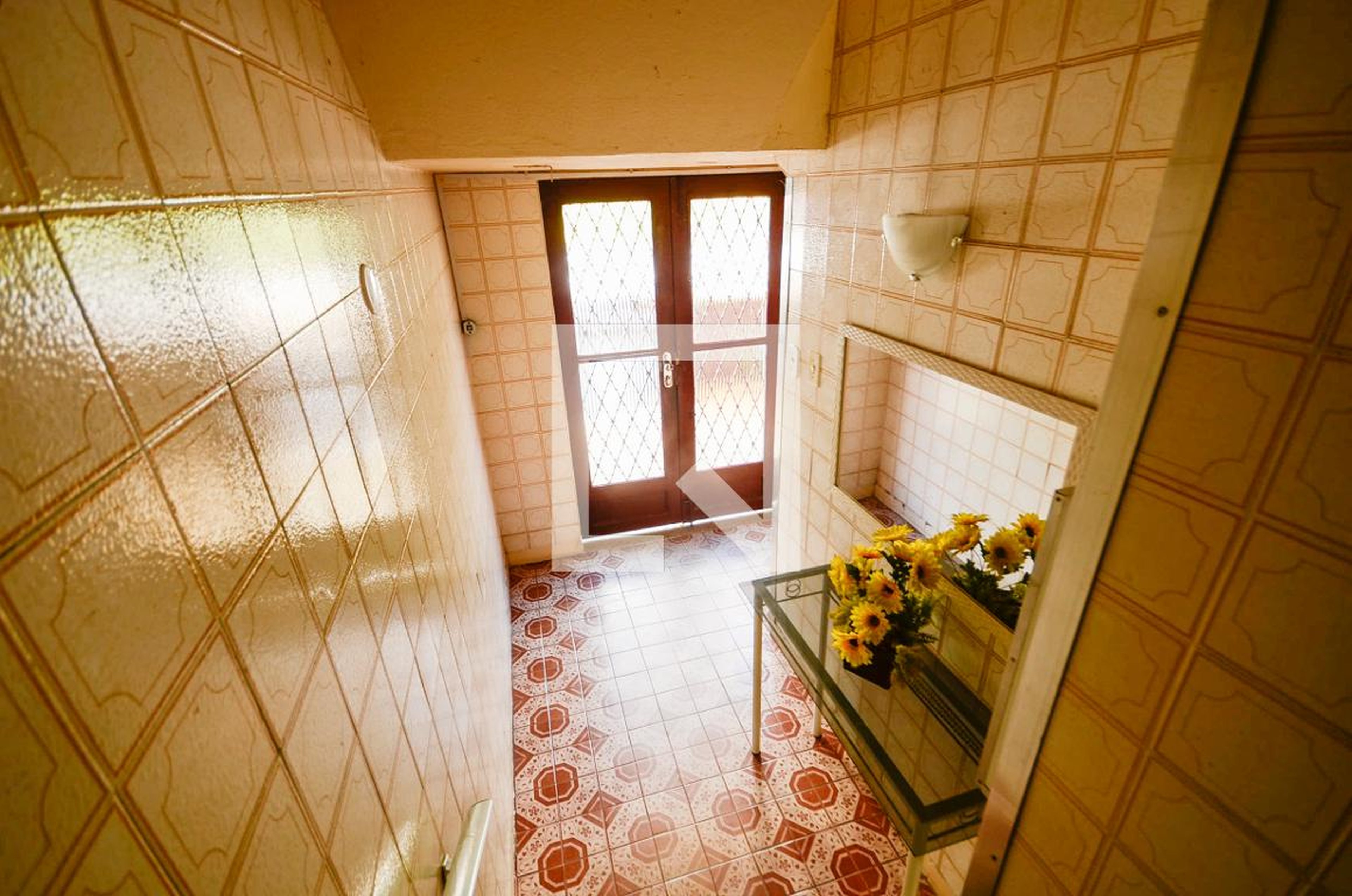 Hall - null