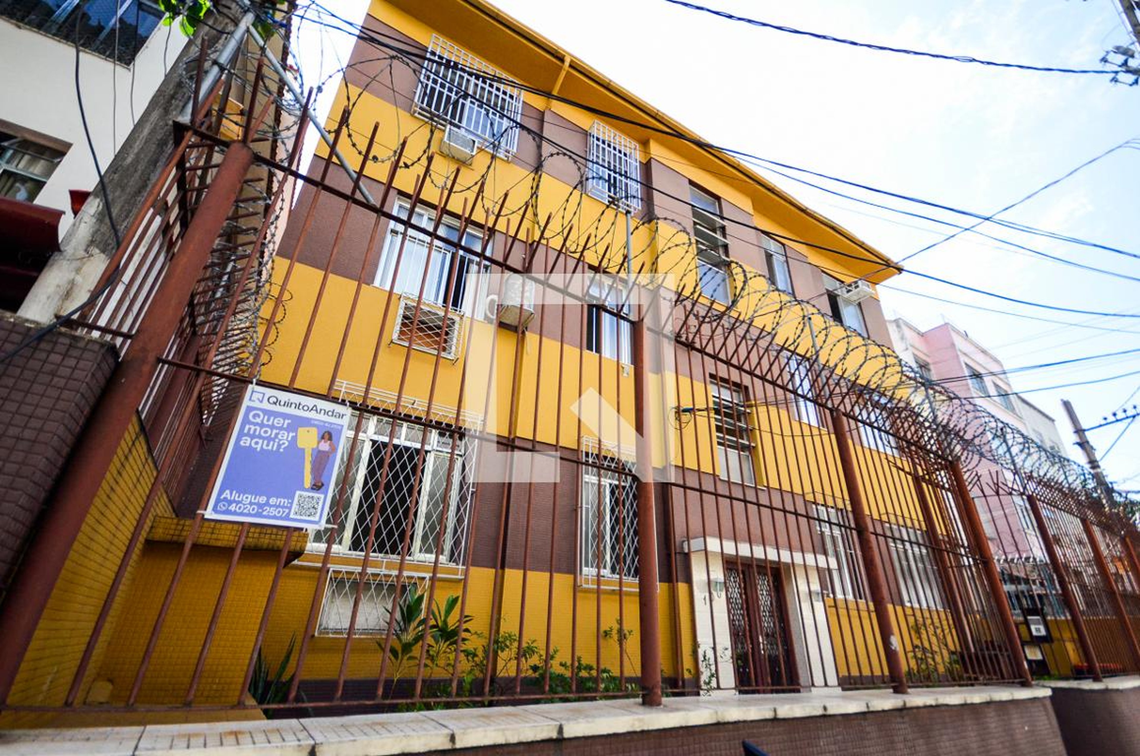 Fachada Condomínio em Rua Gastão Penalva, 100