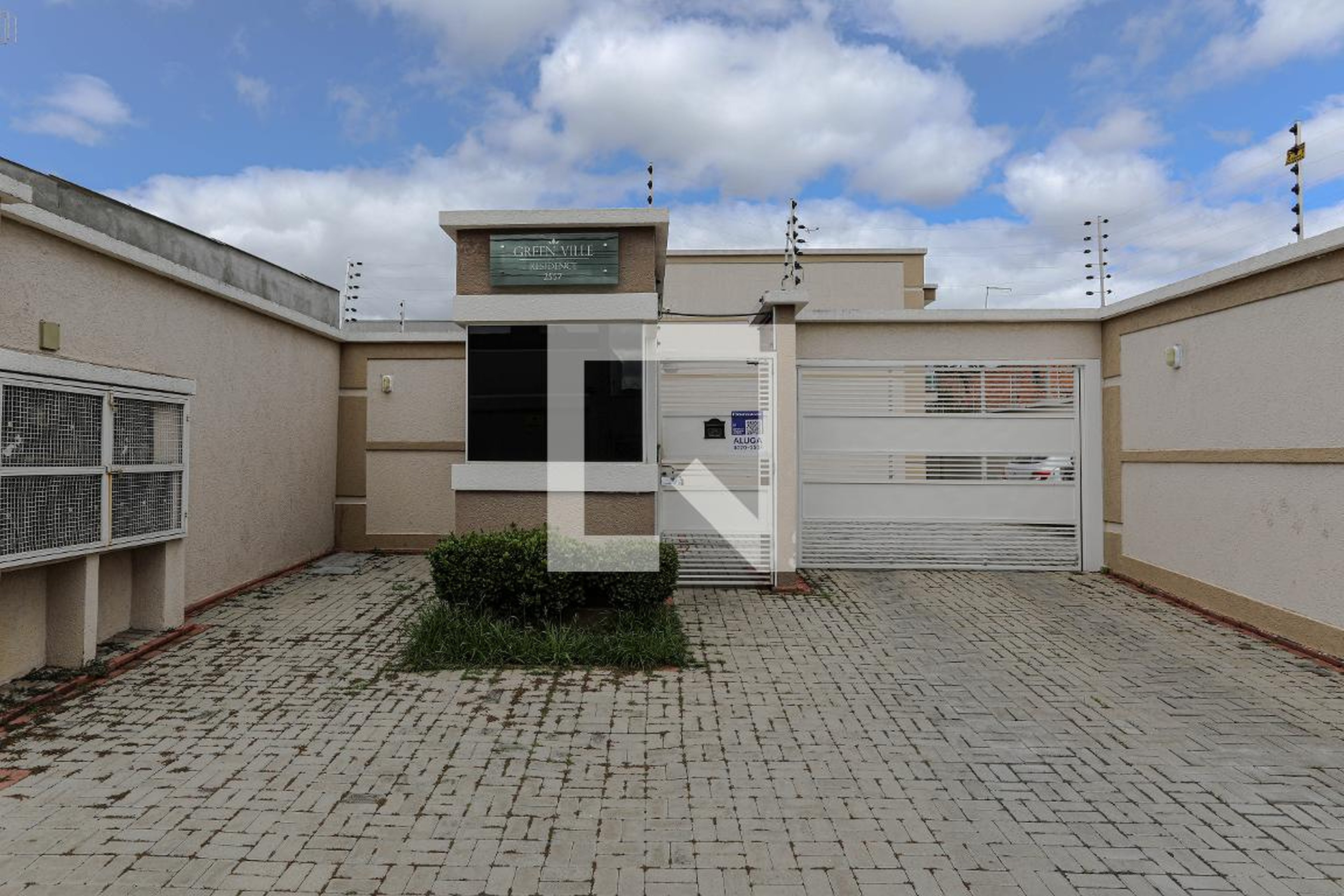 Fachada Condomínio em Rua José Pereira, 2557