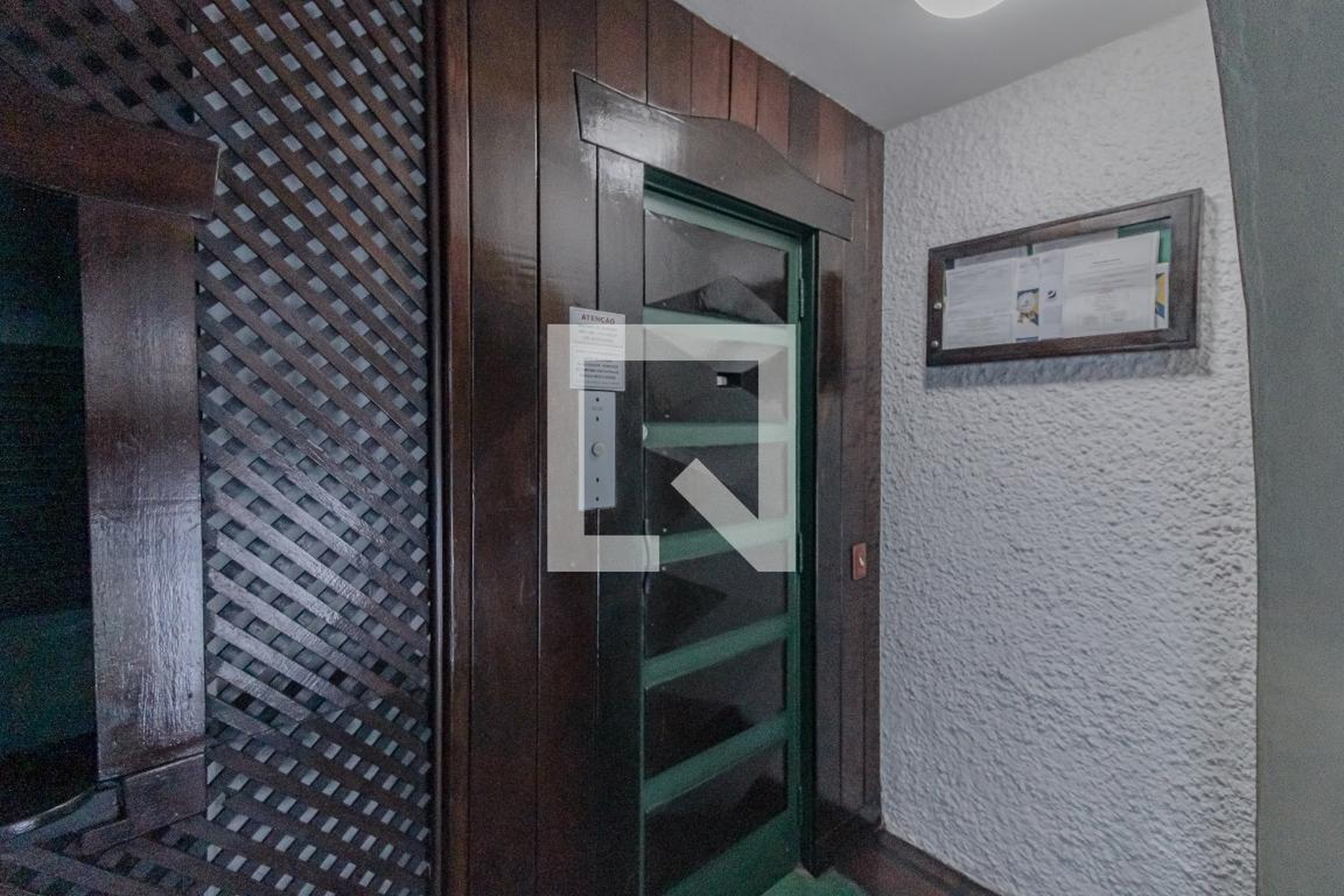 Elevador - Edifício Leonor