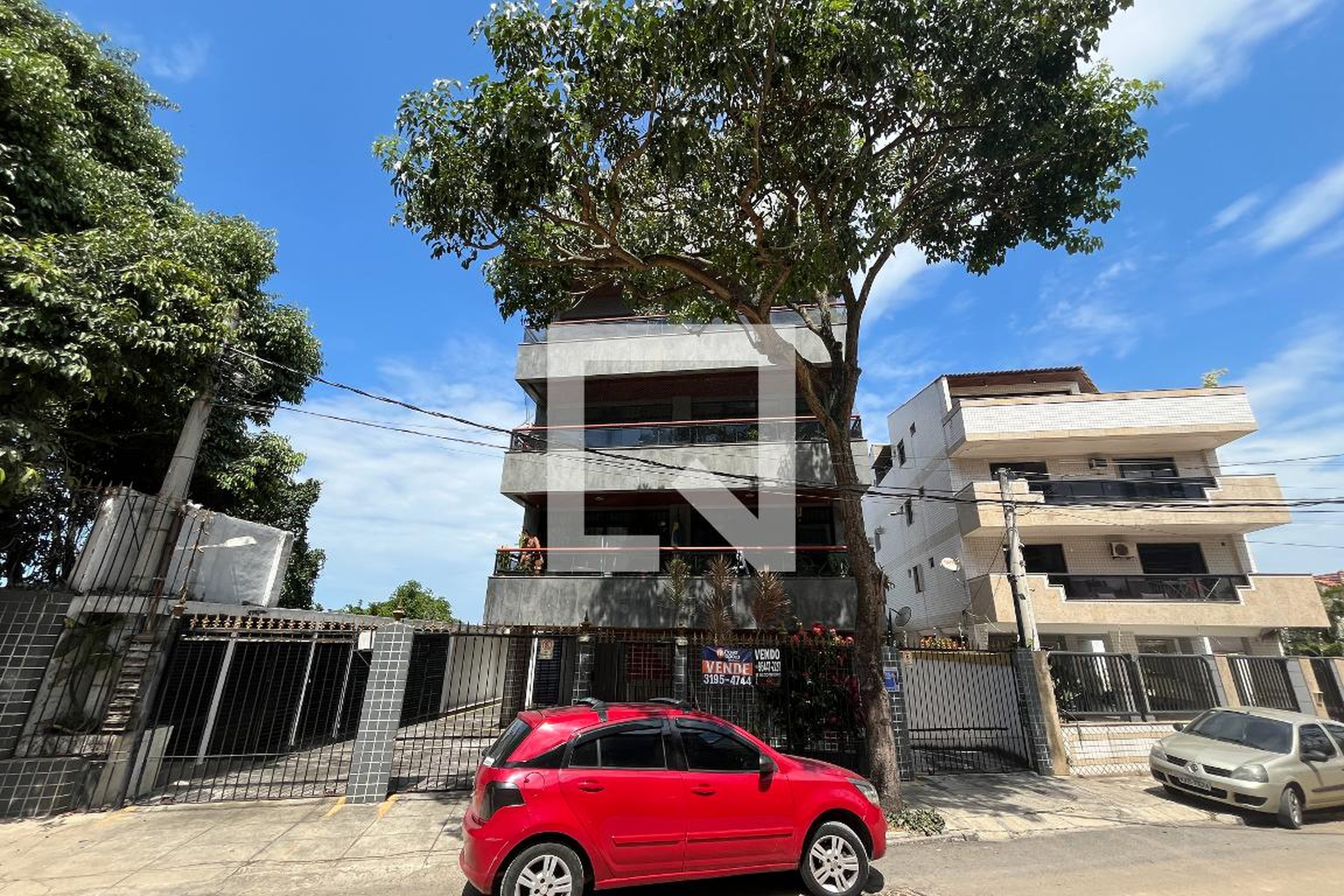 Fachada Condomínio em Rua Conquista, 353