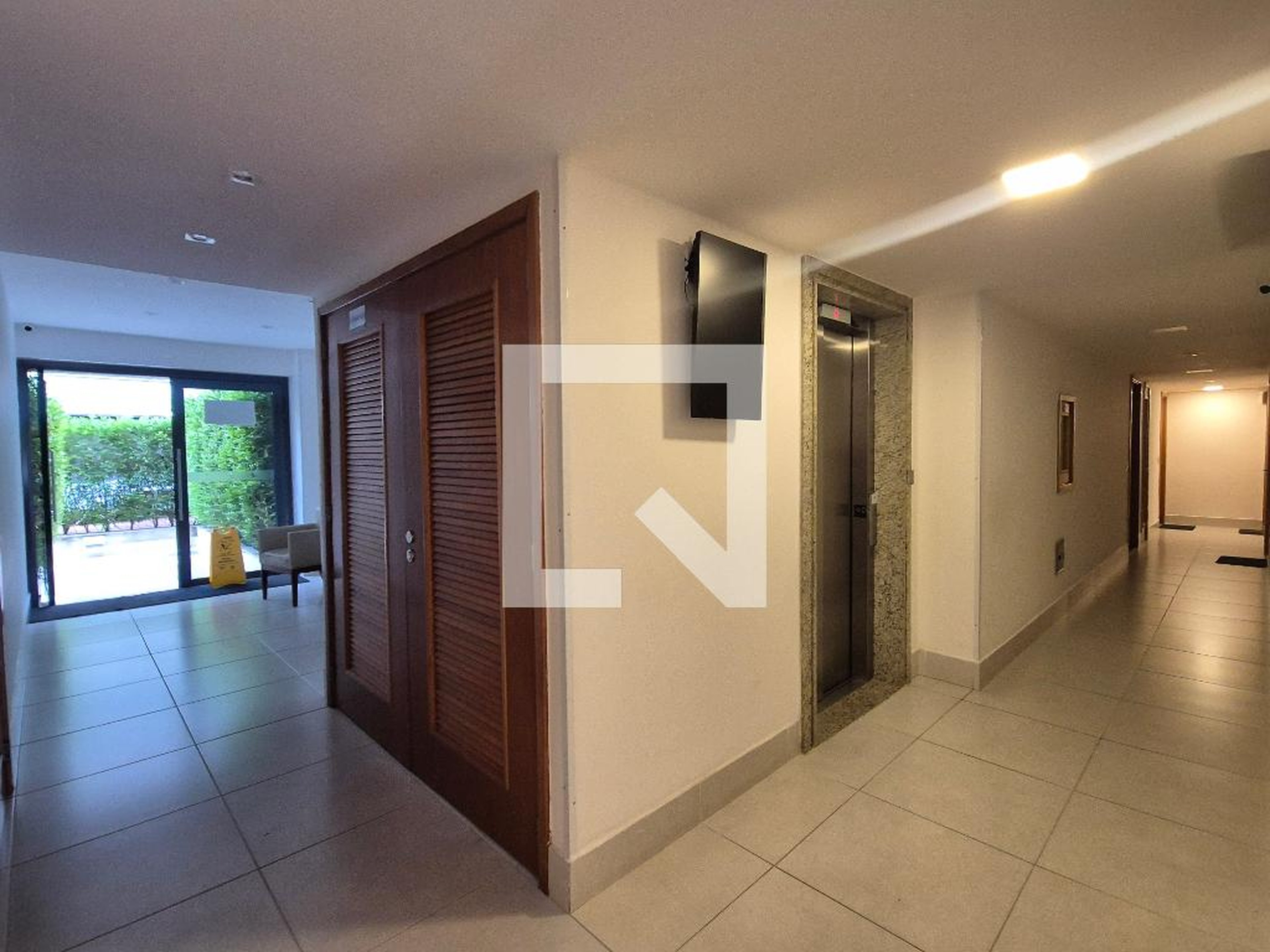 Hall de entrada - Enjoy