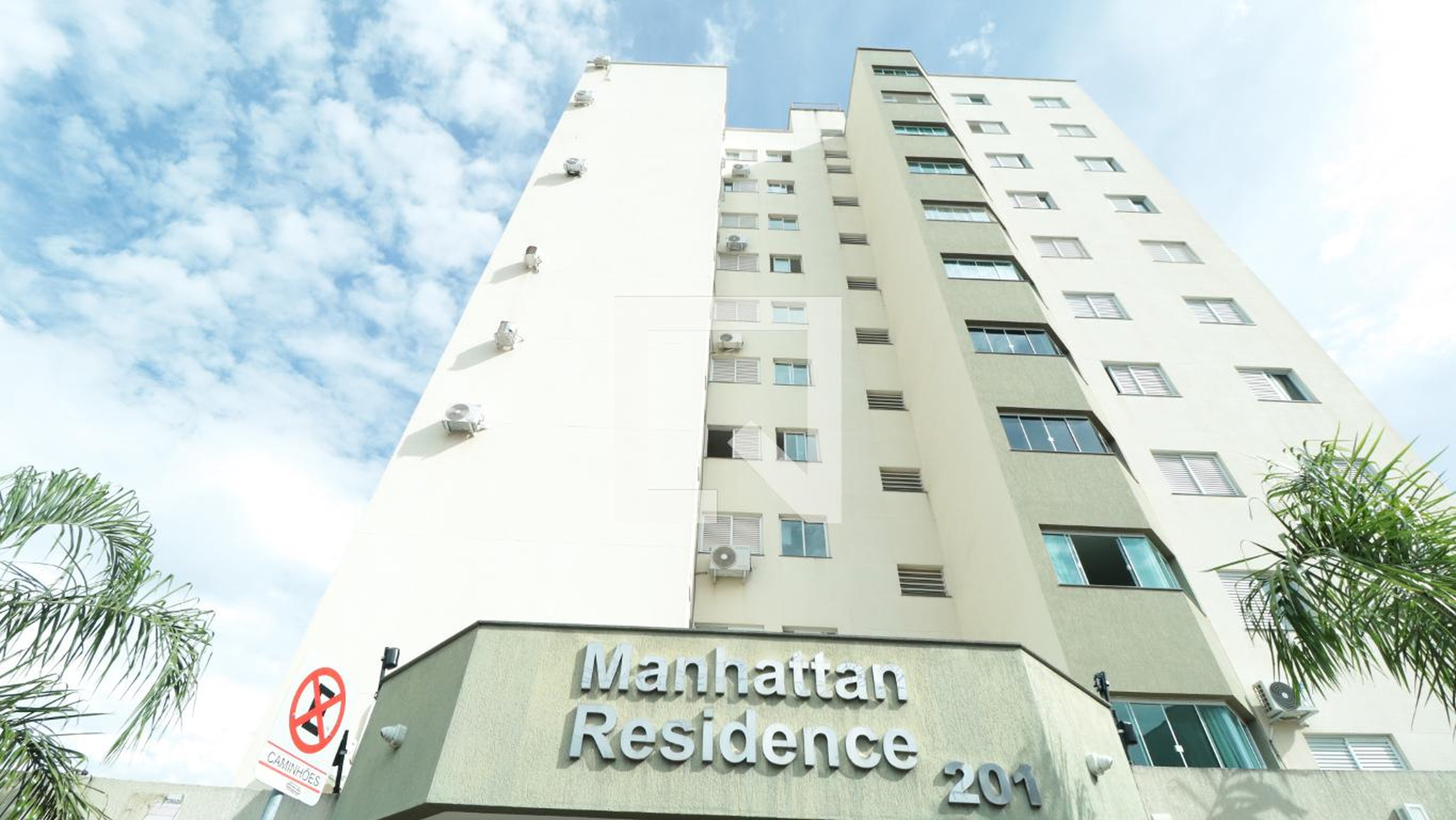 Fachada Condomínio Manhattan Residence