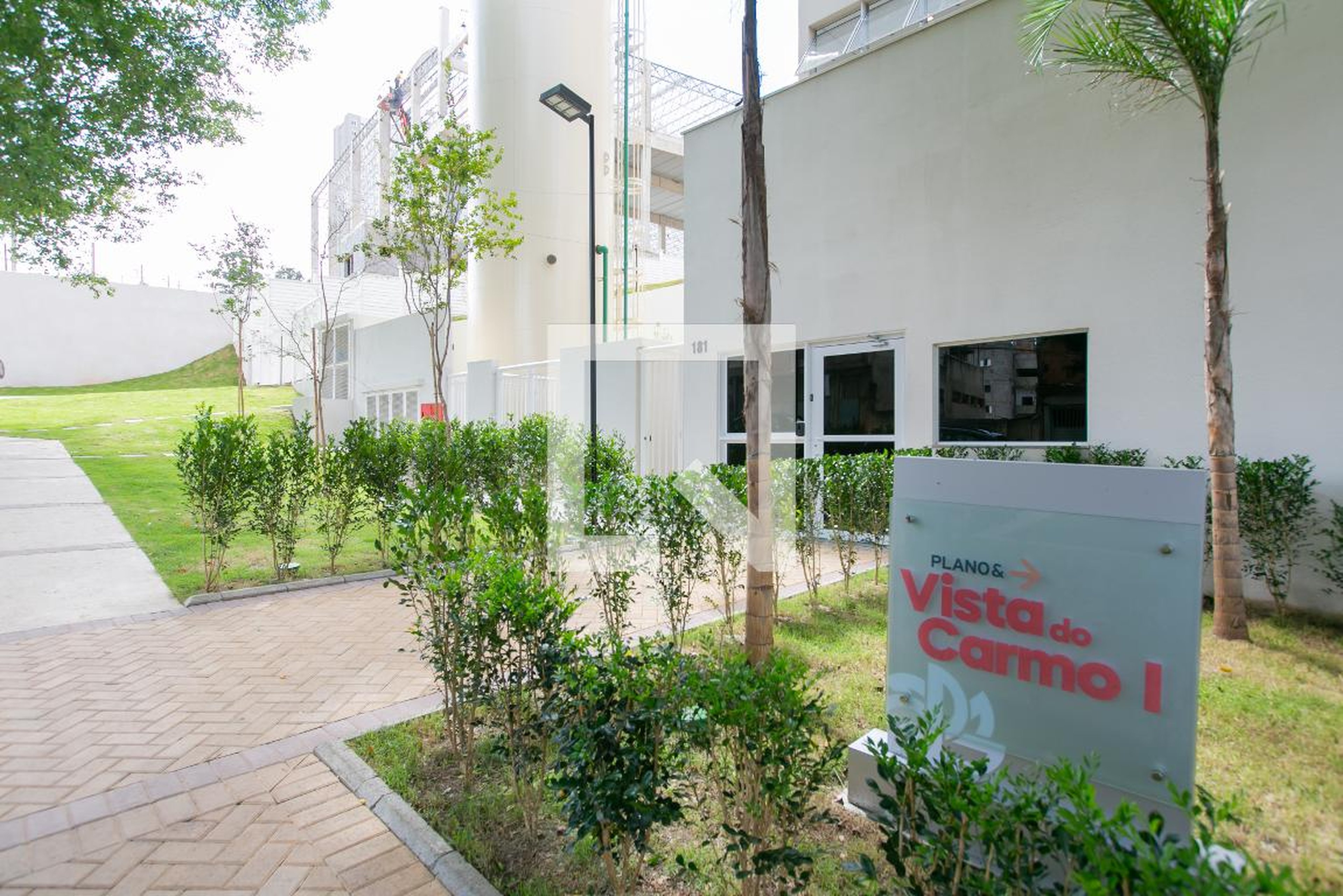 Fachada do Condomínio Residencial Plano & Vista do Carmo I