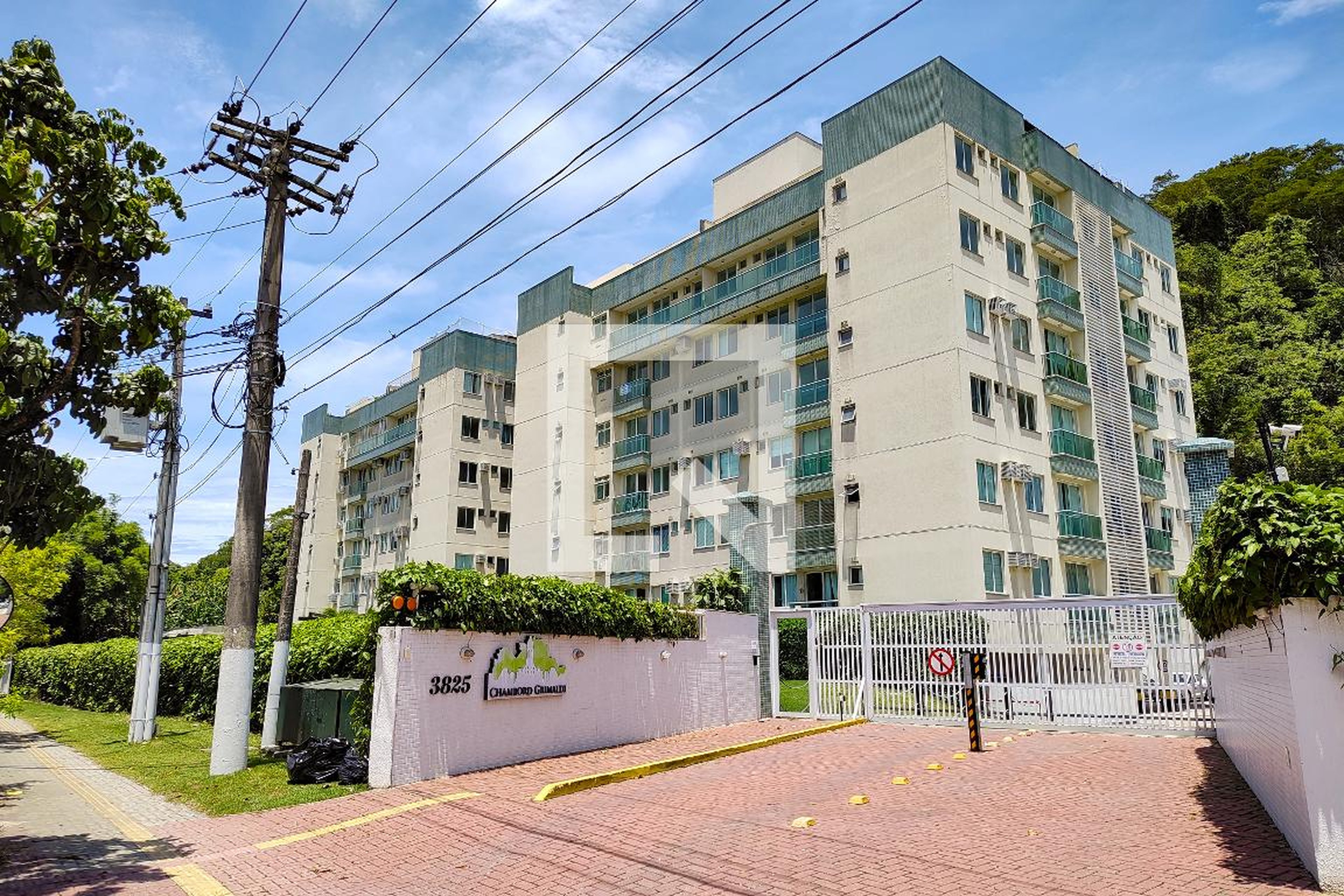 Fachada do condomínio Condomínio Chambord Grimaldi