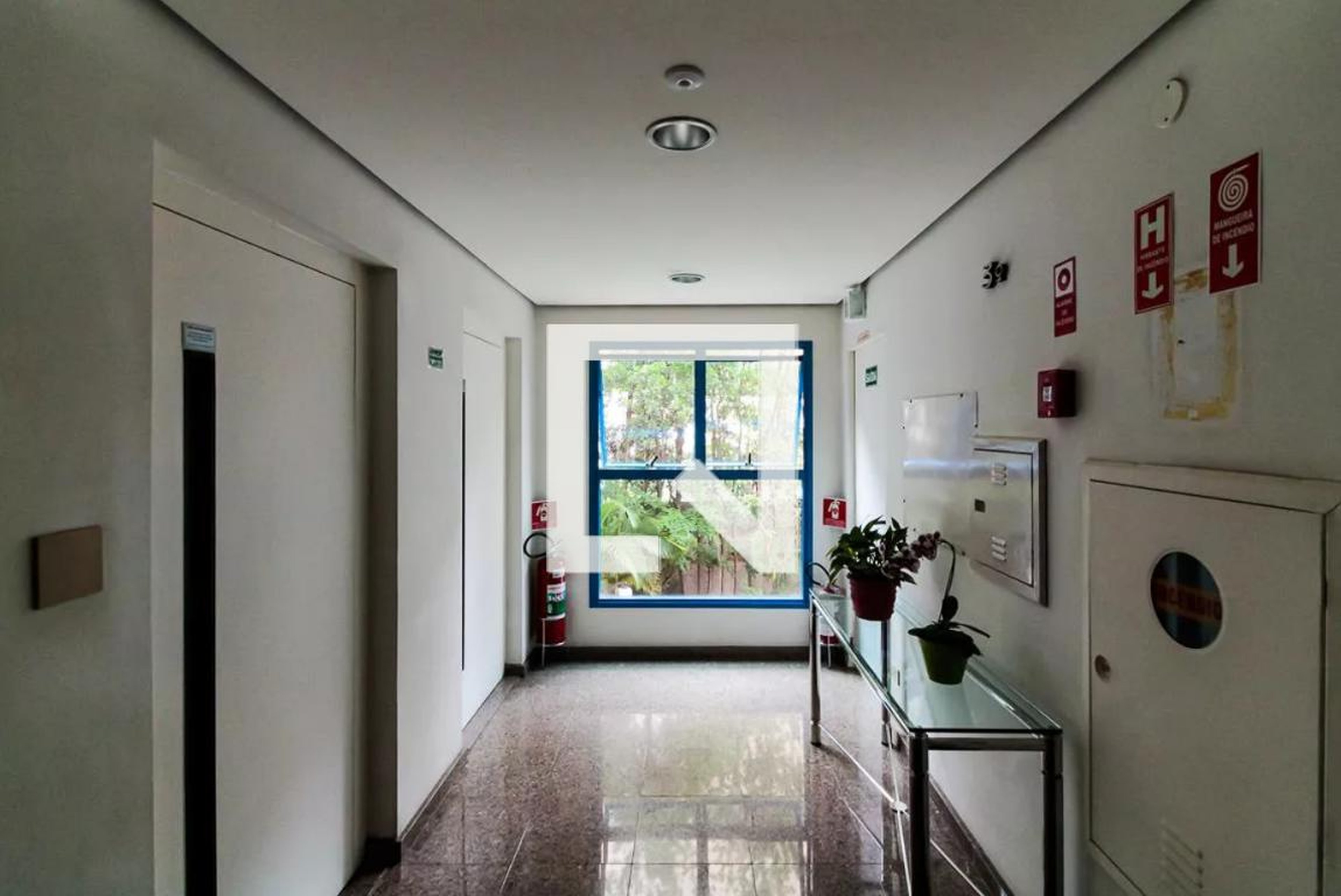 Hall - Gabriela Residence