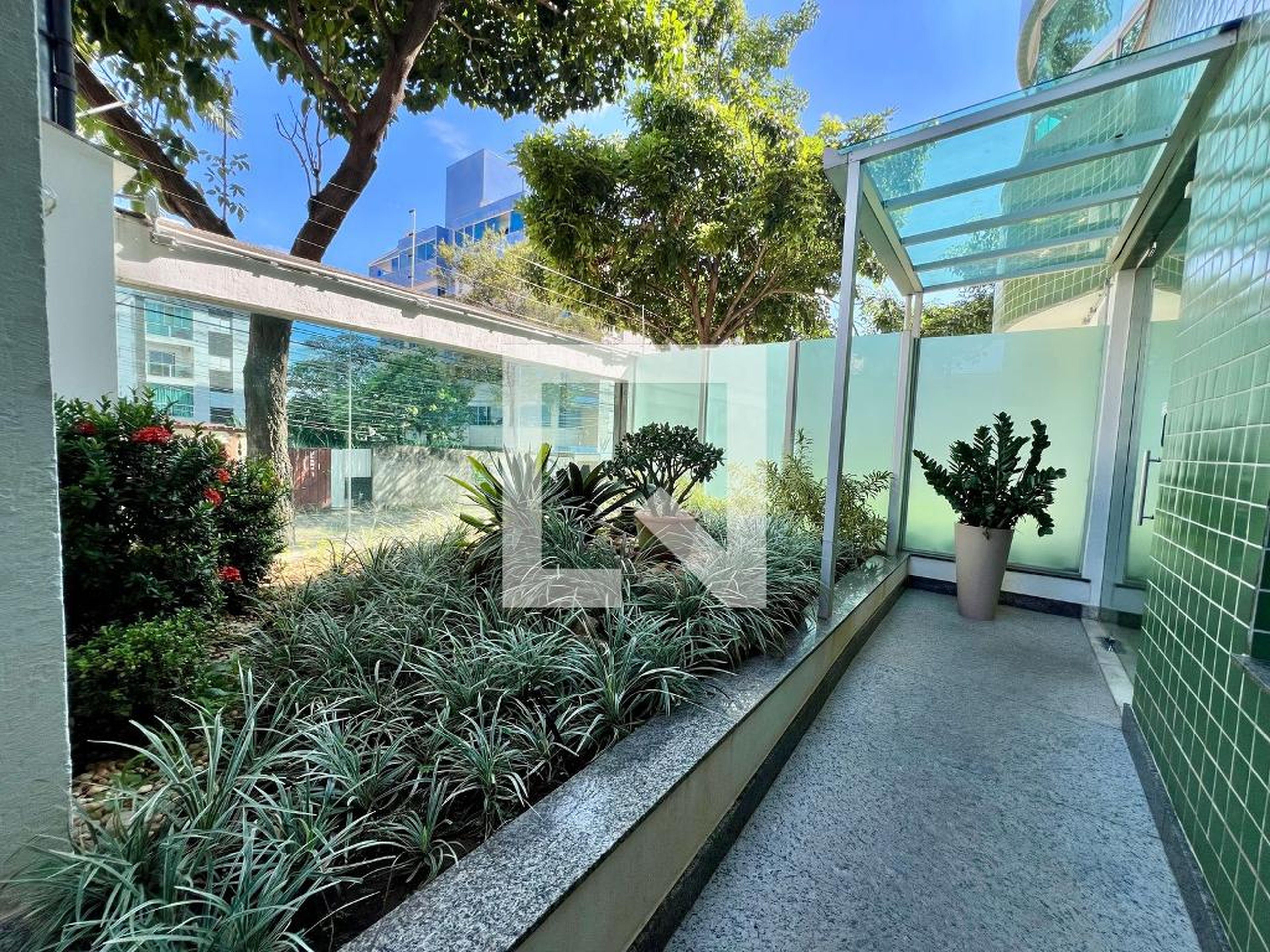 Entrada do prédio - null