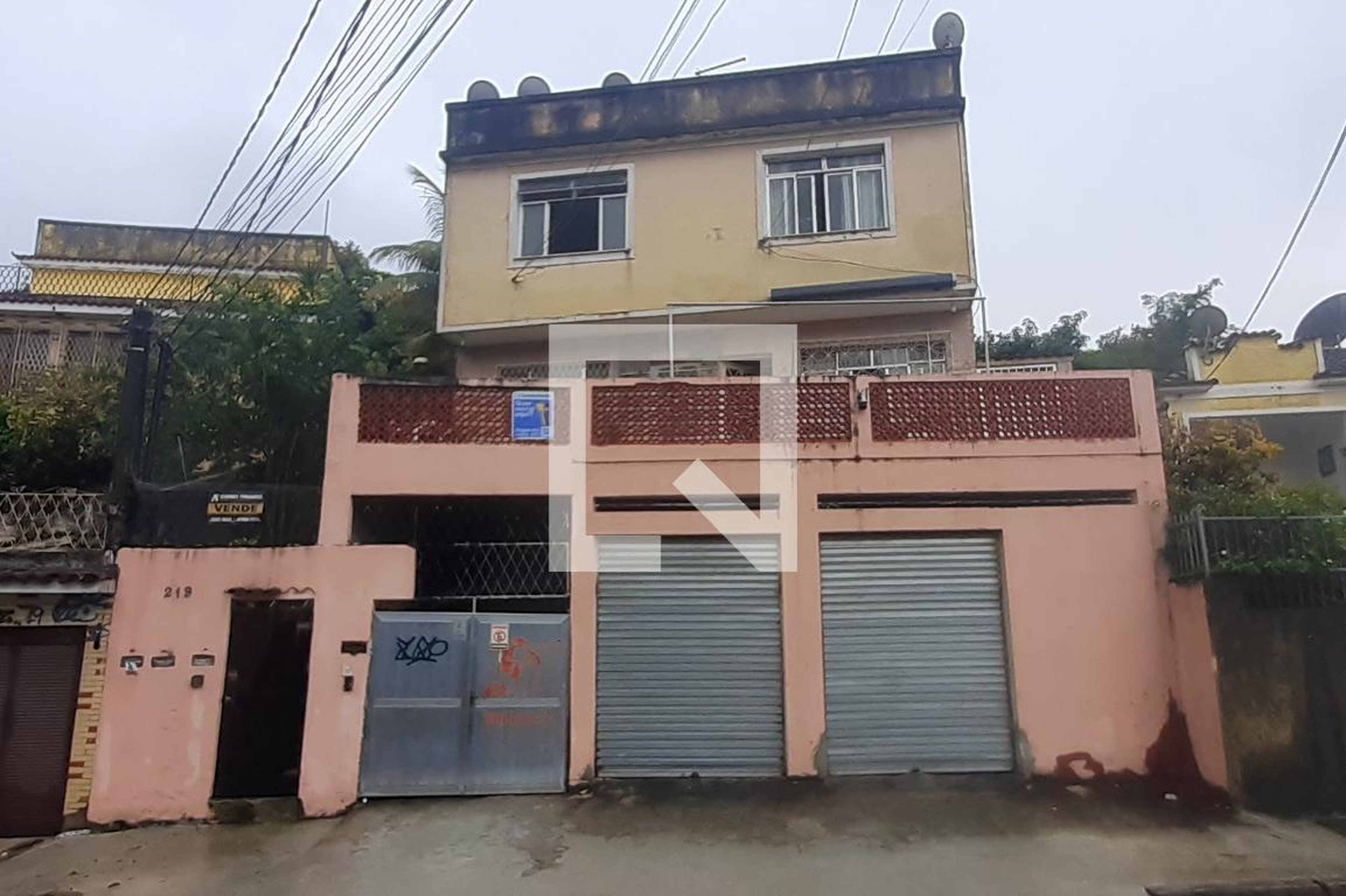 Fachada Condomínio em Rua Comendador Siqueira, 219