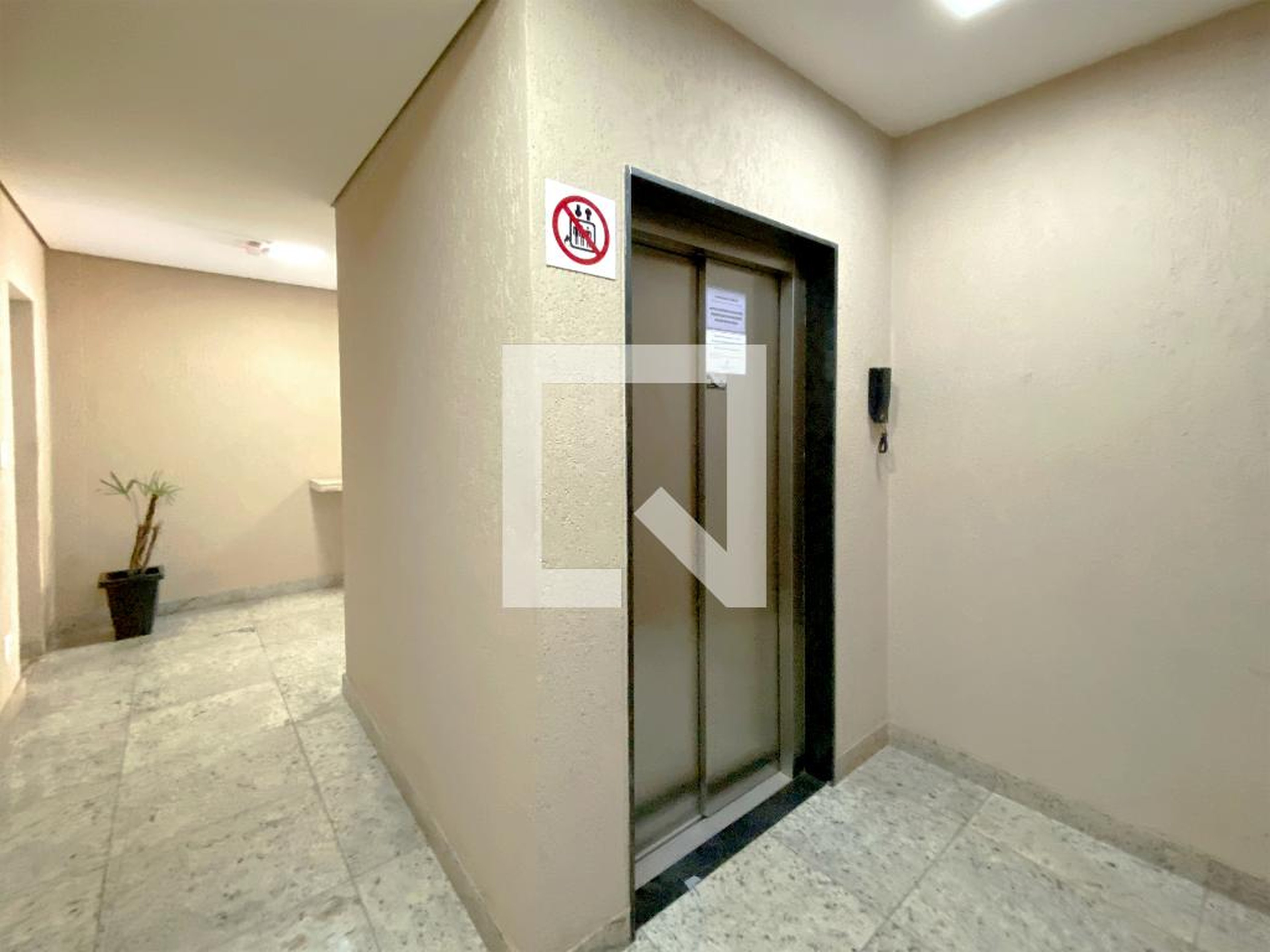 Elevador - Americas Residence