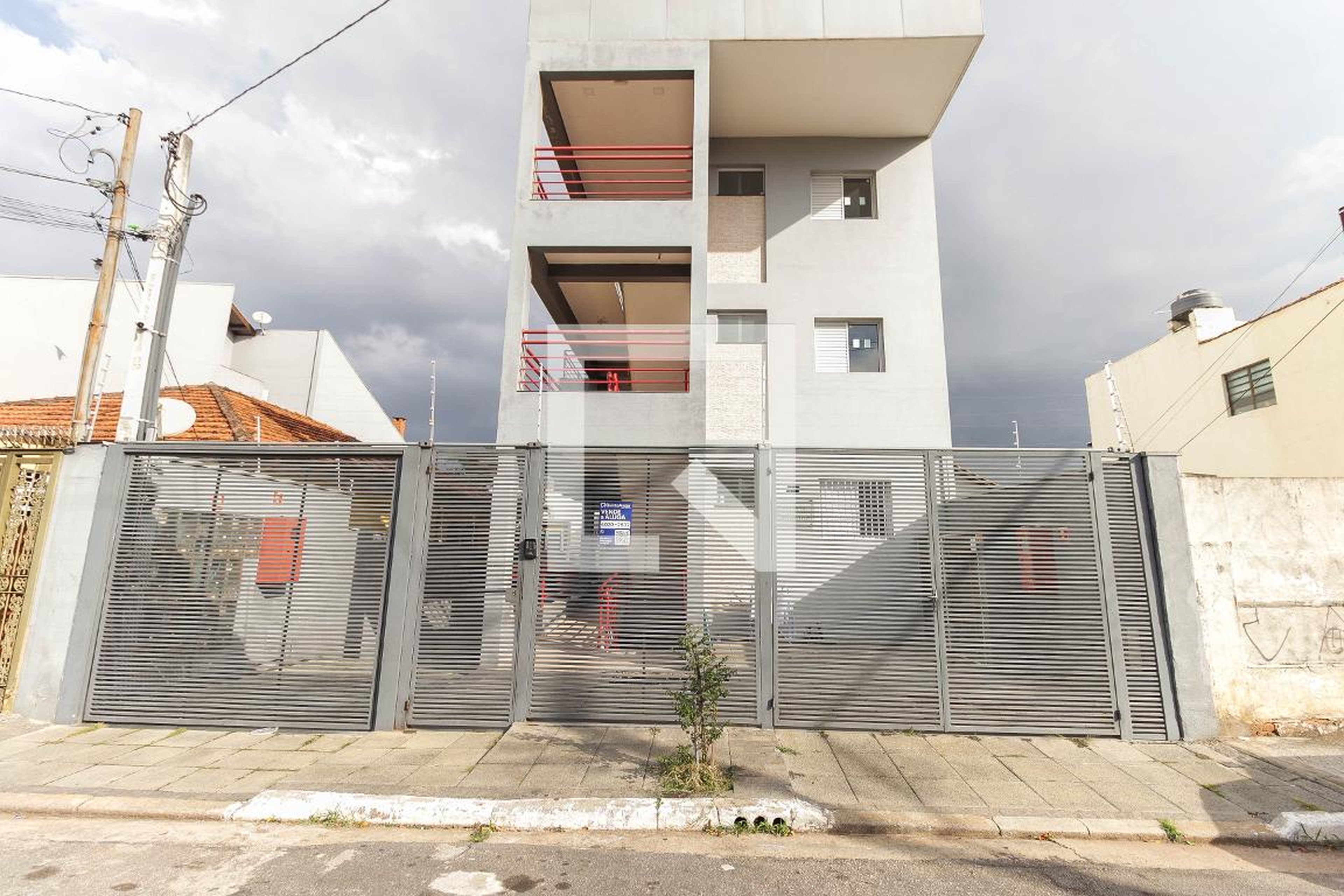 Fachada Condomínio em Rua Cecília Iter, 370
