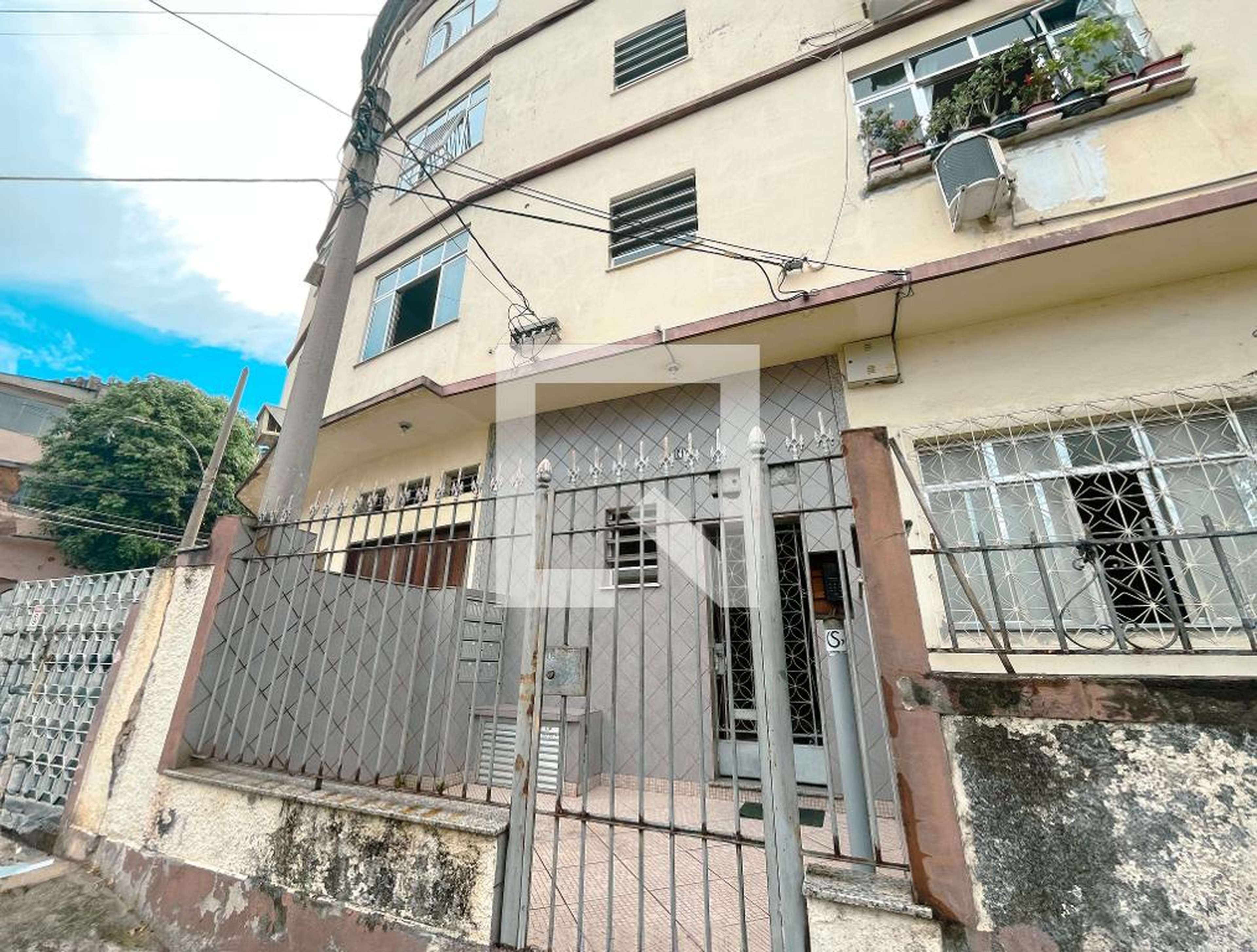 Fachada Condomínio em Rua São Leonardo, 417