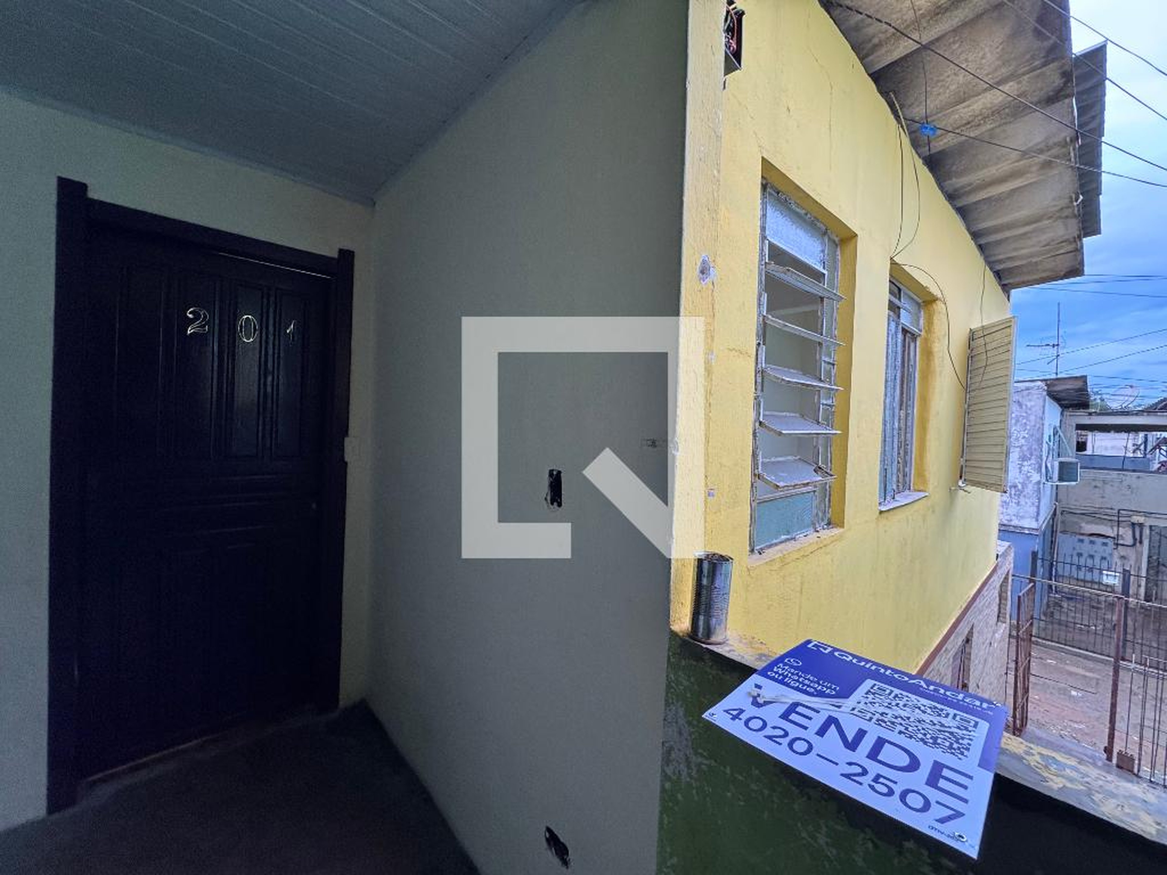 Entrada Condomínio em Rua Erico Veríssimo, 63