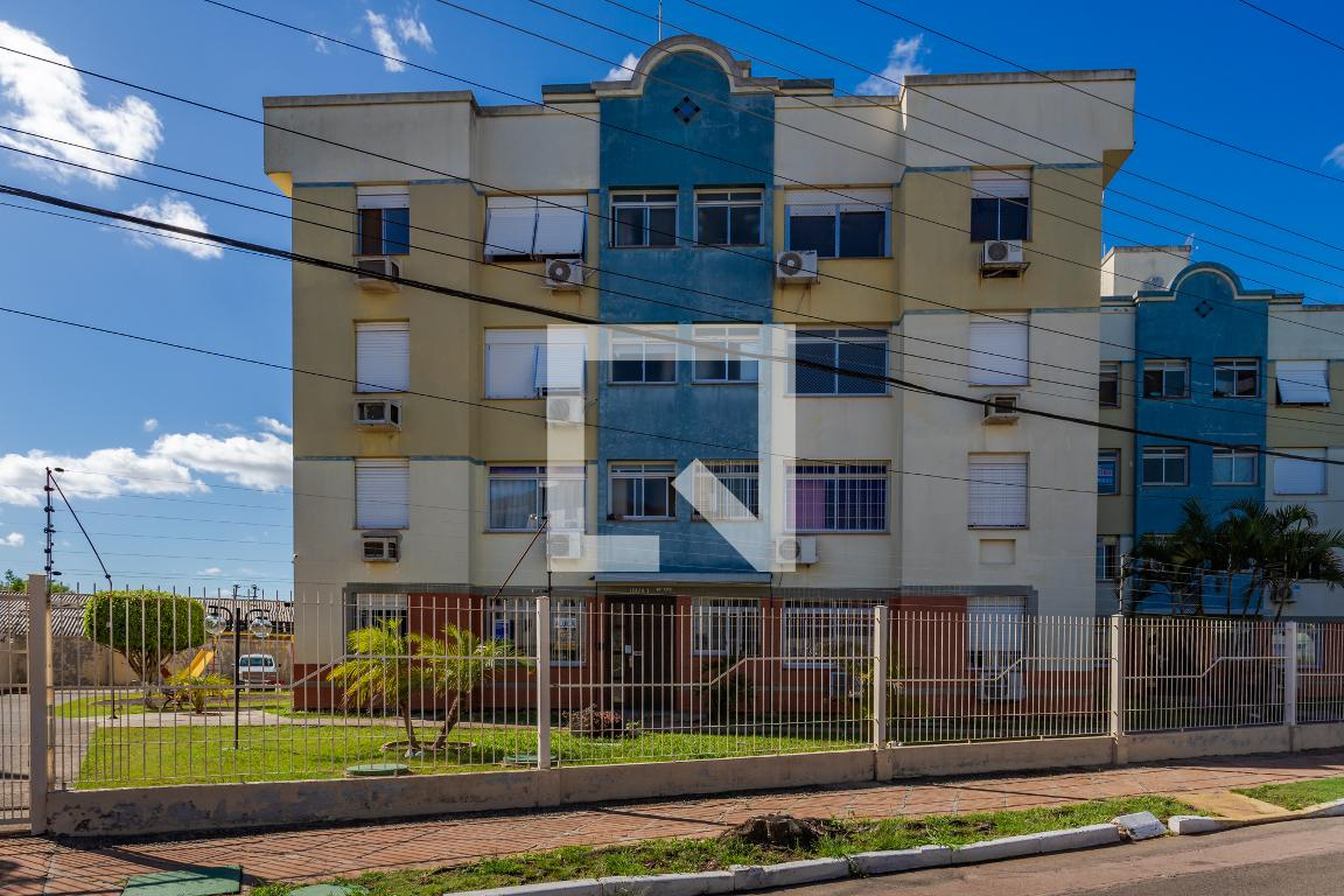 Fachada Condomínio em Rua Gabriel Franco da Luz, 175