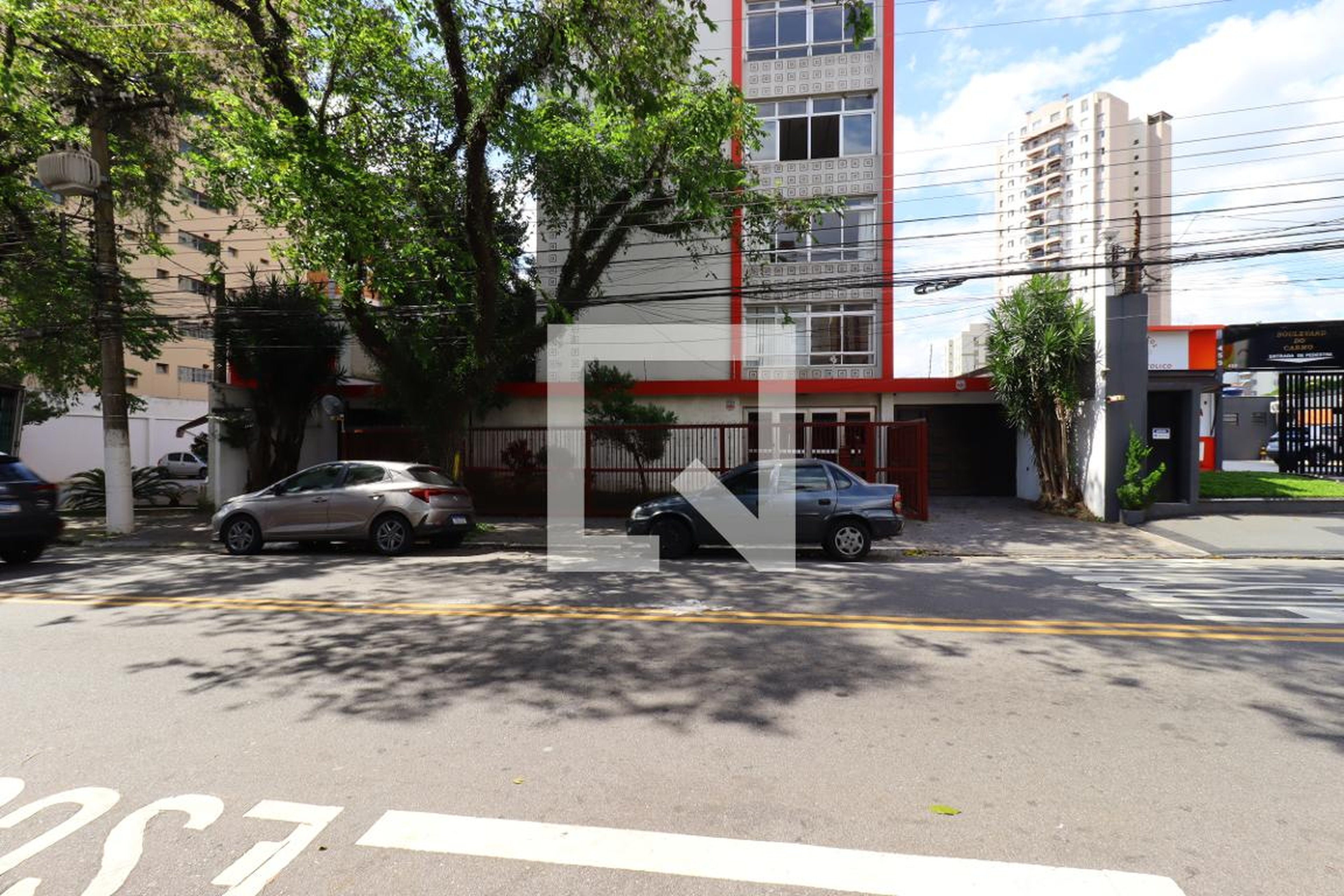 Fachada Condomínio em Avenida João Ramalho, 455