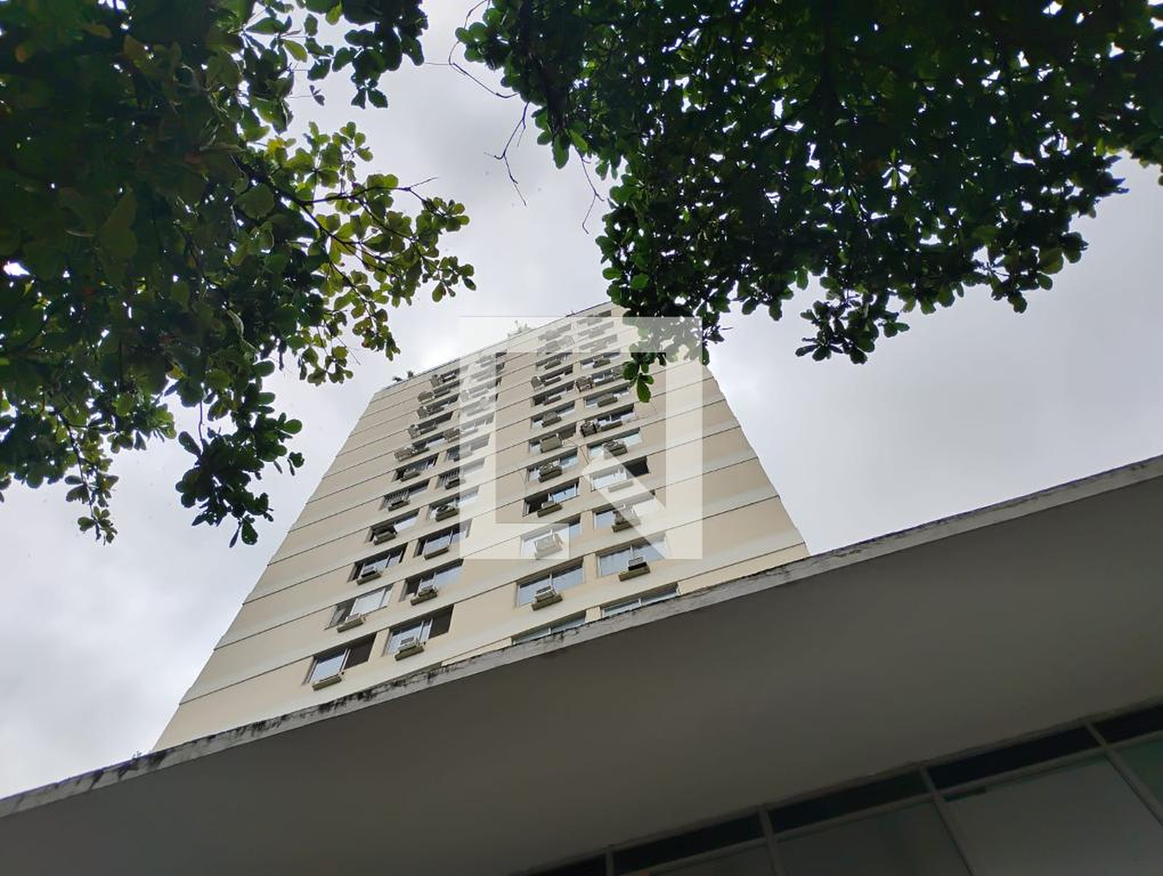 fachada Condomínio Sir Charles Chaplin