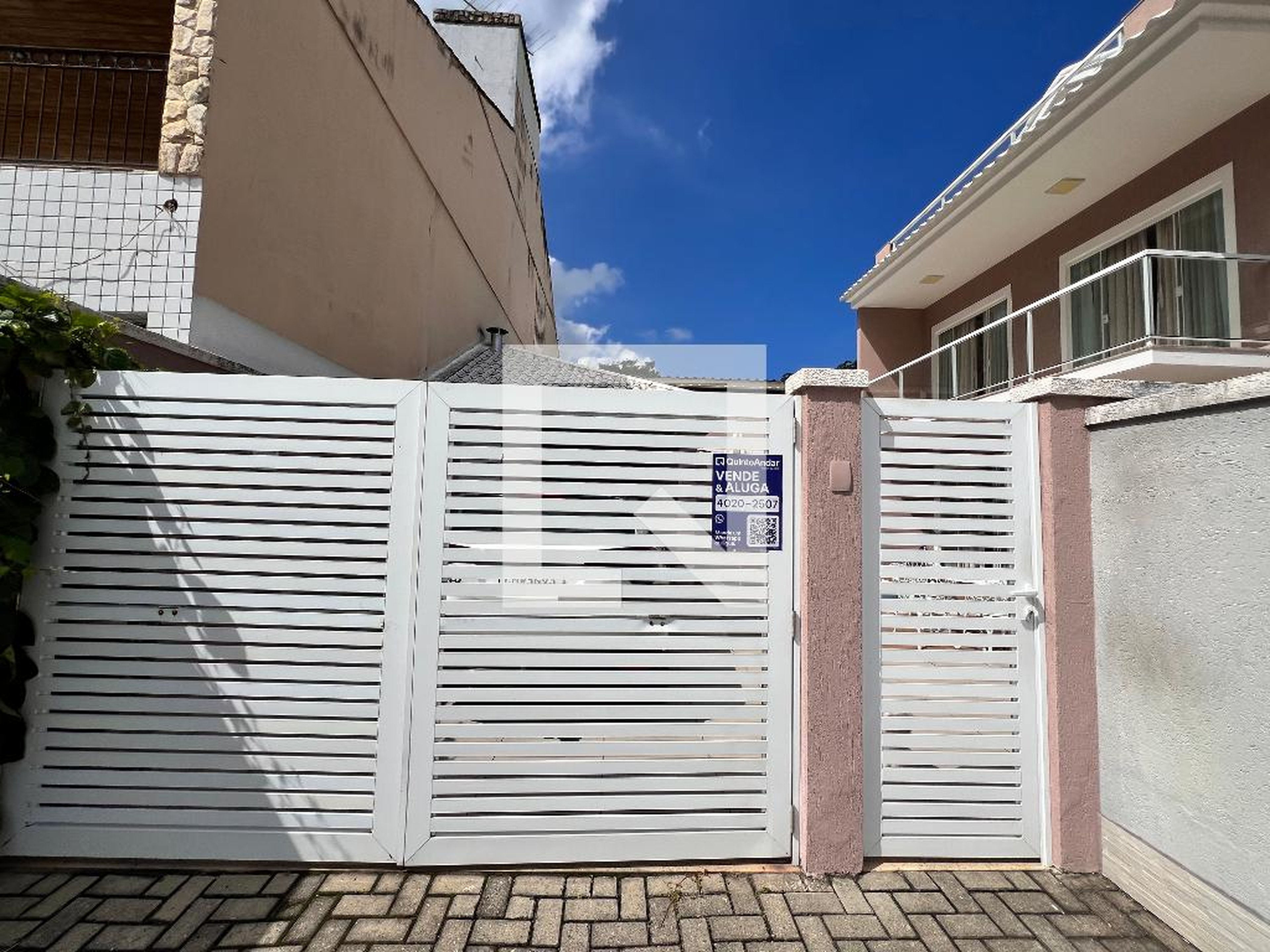 Fachada Condomínio em Rua Ituverava, 1210