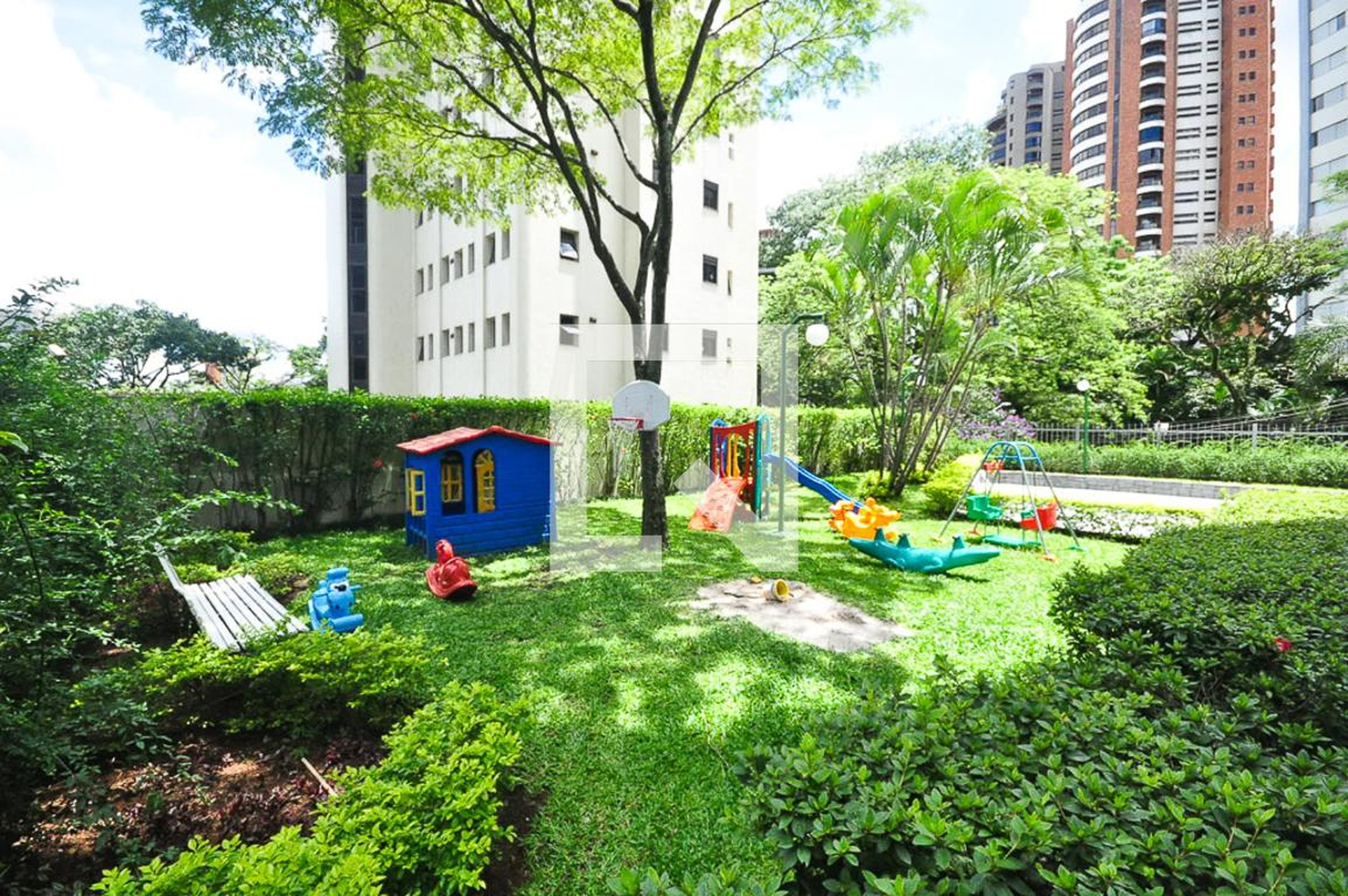 Playground - Edifício Maison Gardanne