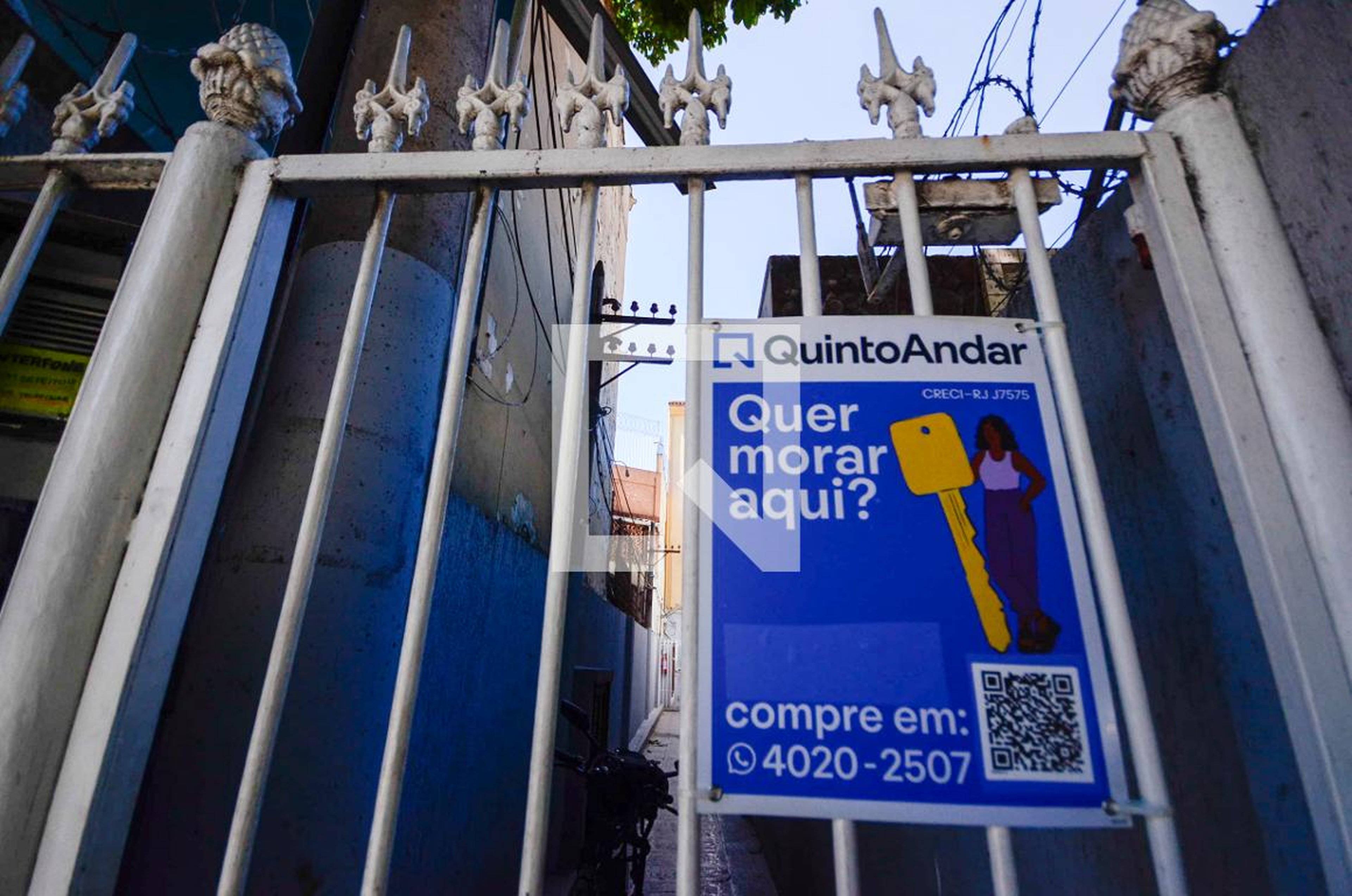 Fachada Condomínio em Rua Henrique Morize, 11