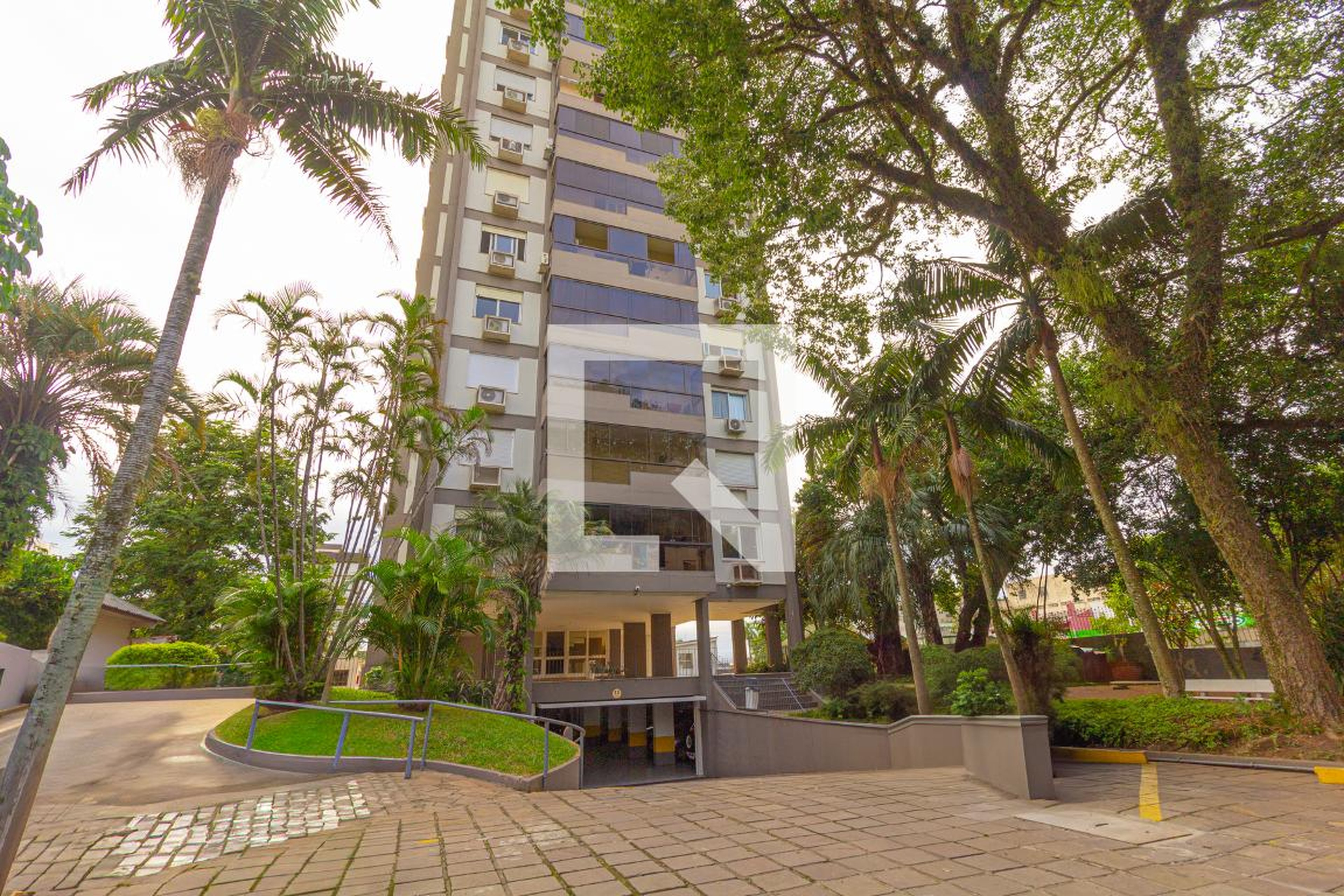 Fachada Condomínio em Avenida Guilherme Schell, 5448