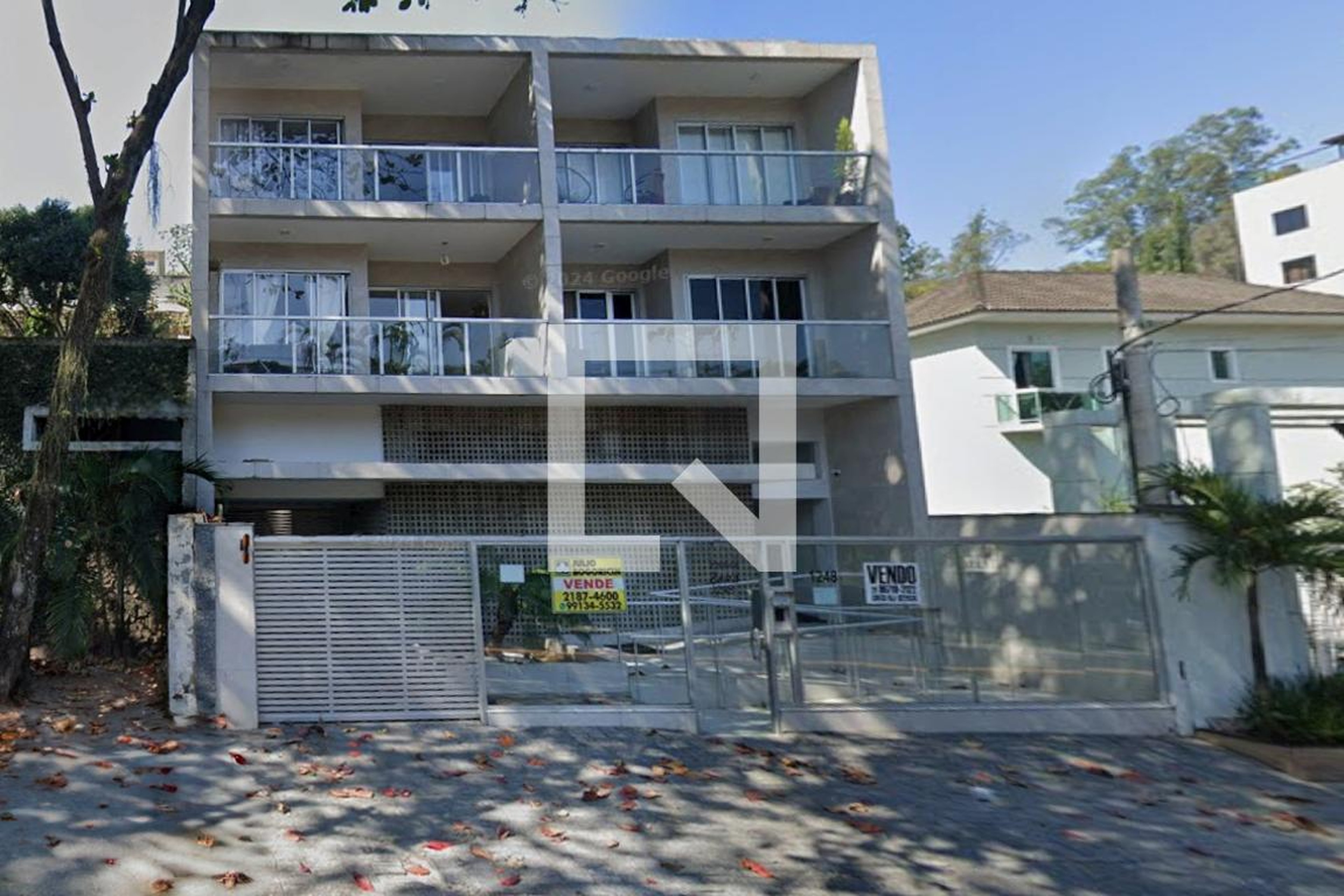 Fachada Condomínio em Rua Geminiano Góis, 1248