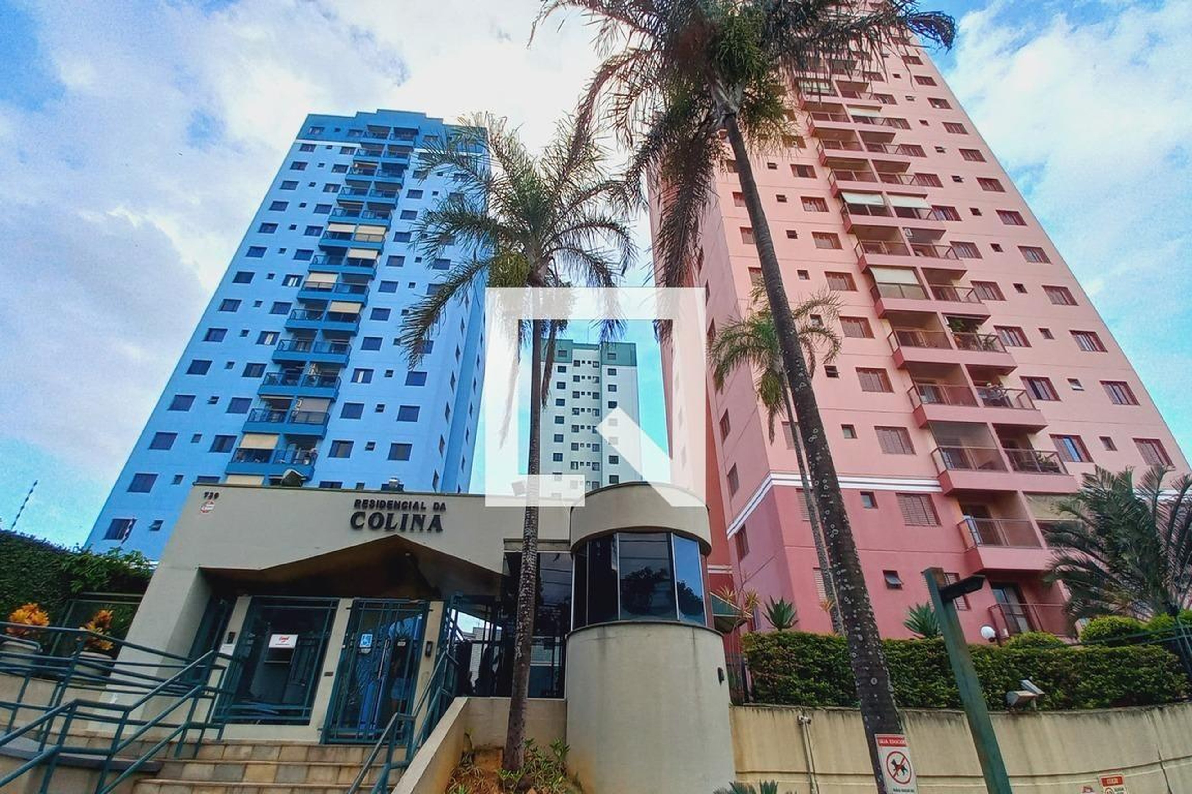 Fachada do Condomínio Condomínio em Avenida Antônio Carvalho de Miranda, 458