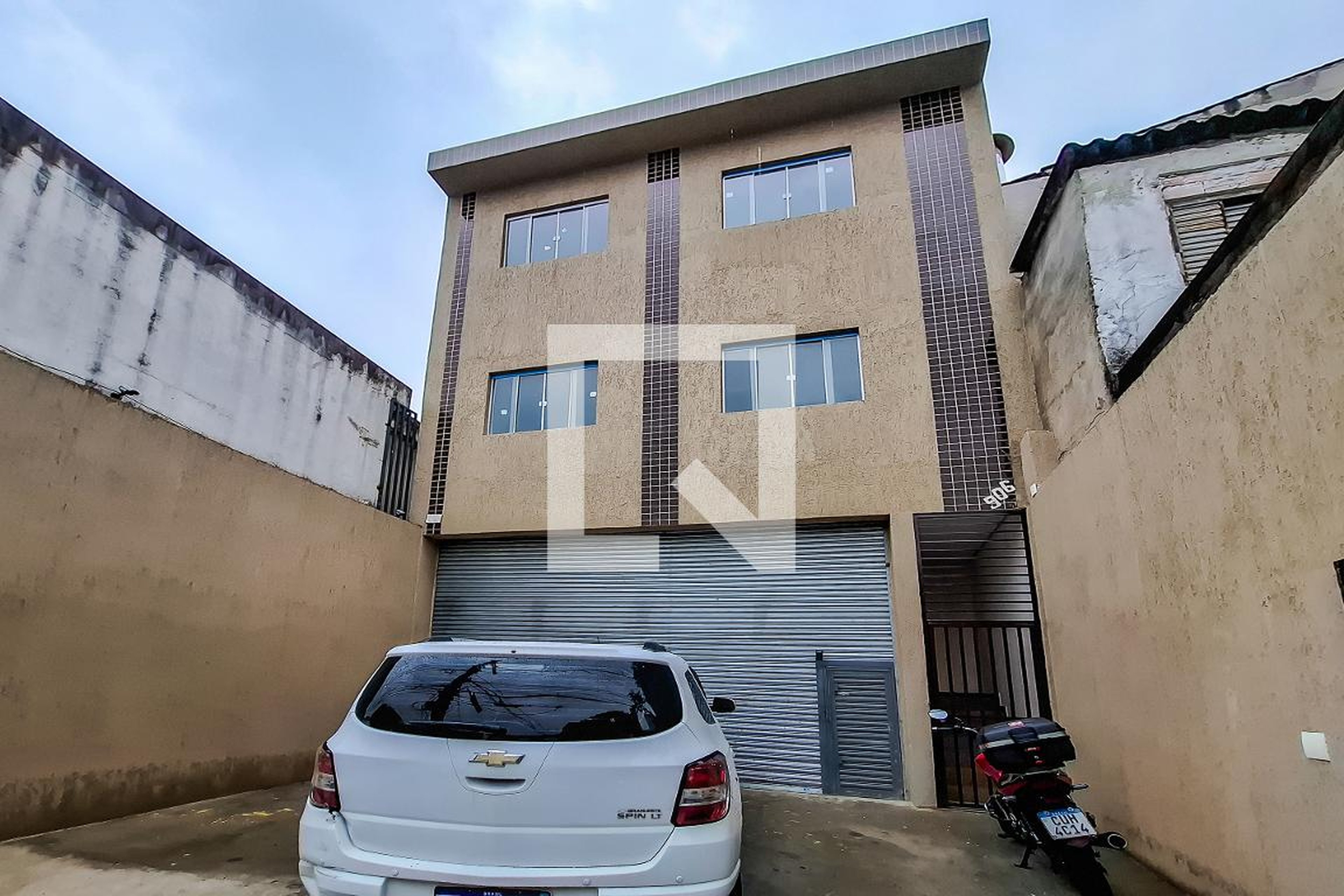 Fachada Condomínio em Rua Brigadeiro Jordão, 906