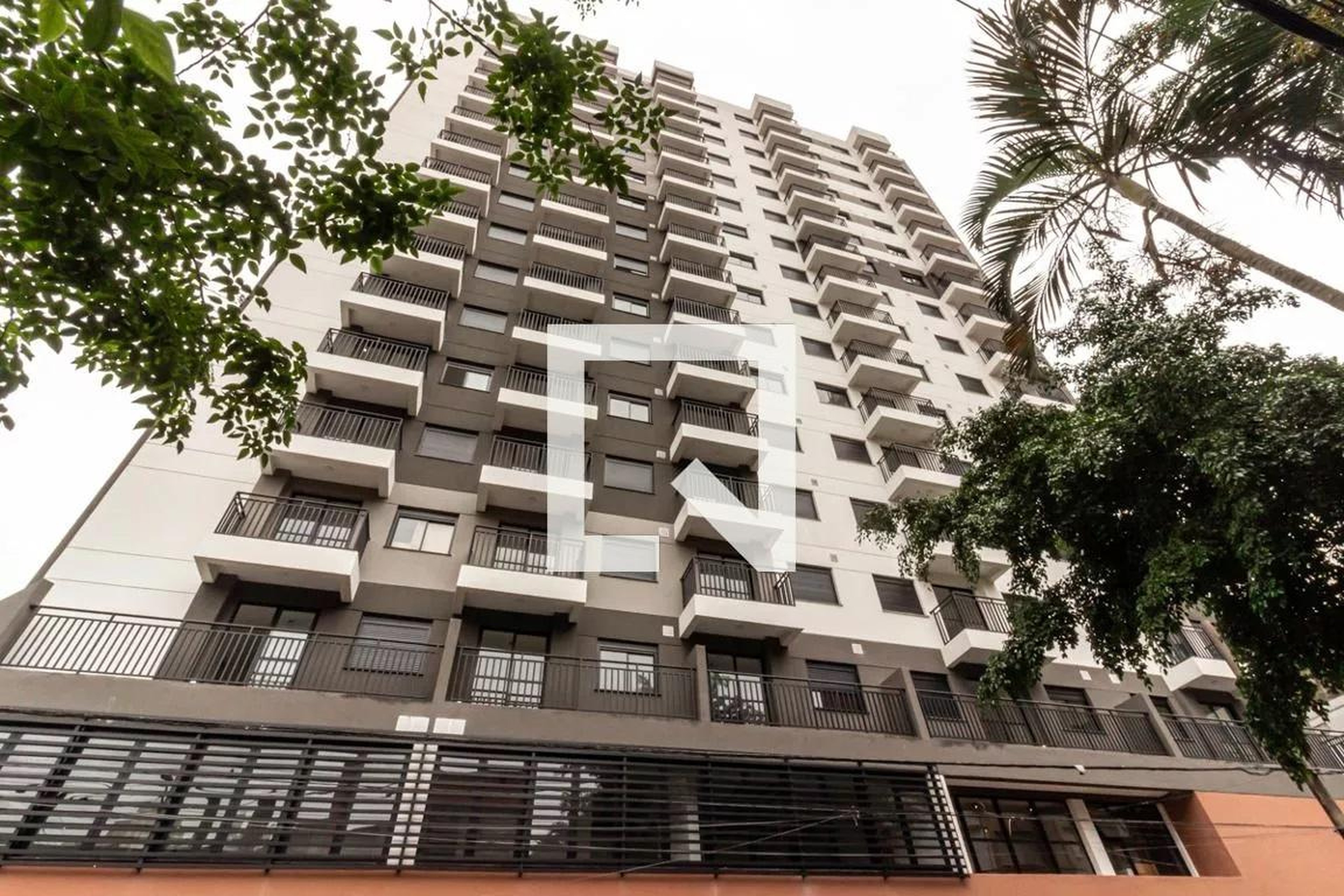 Fachada Condomínio em Rua Apa, 281