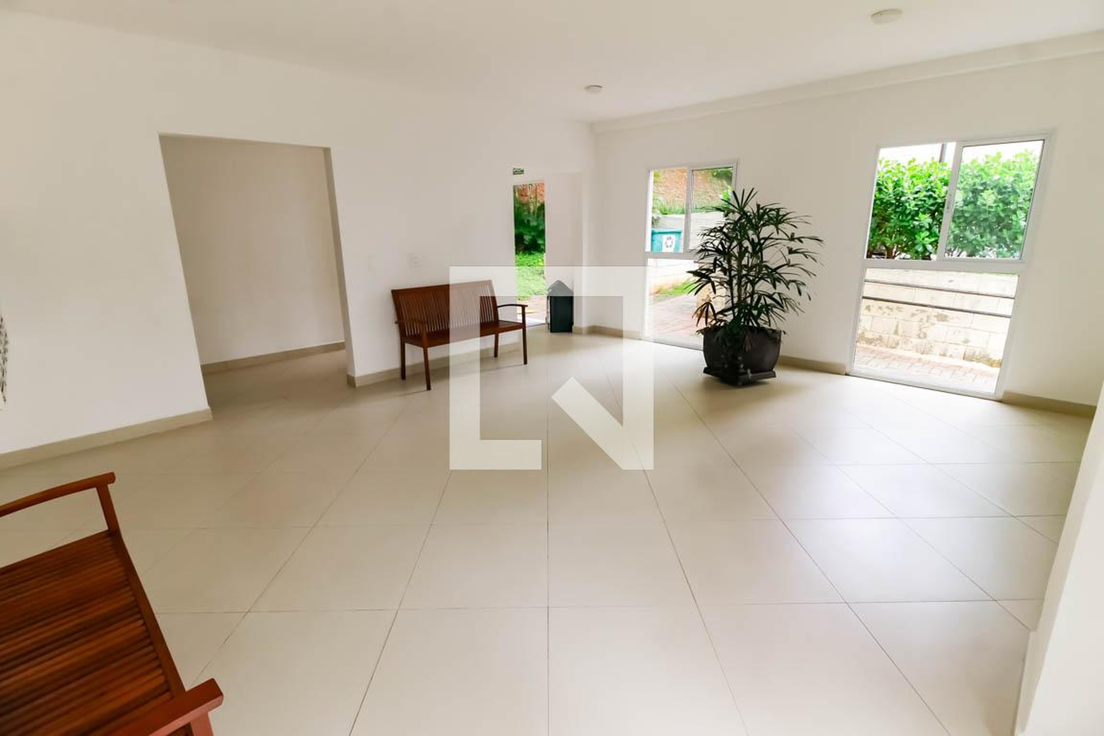 Hall de entrada Condomínio Parque Das Orquídeas