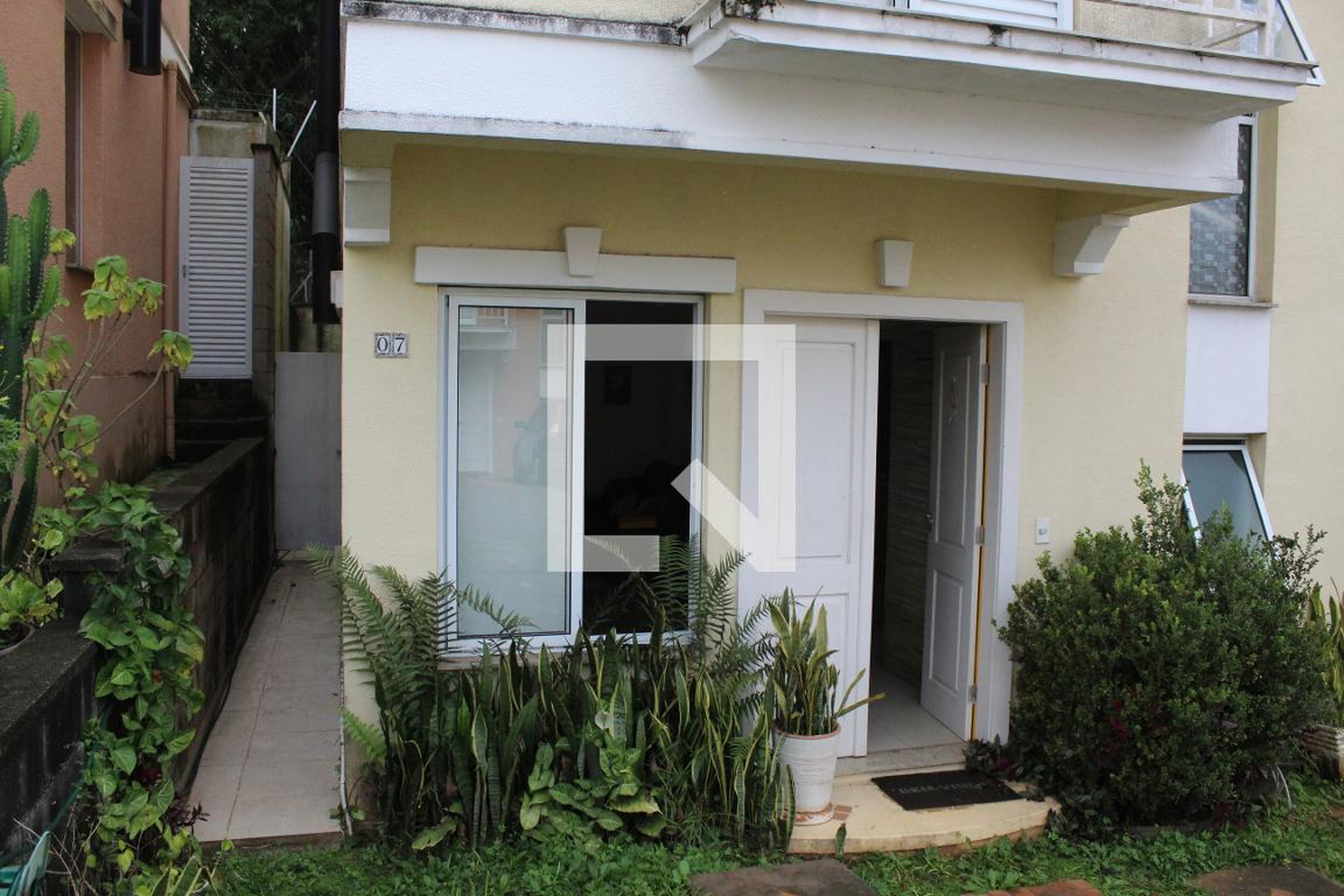 Fachada Condomínio Villaggio di Fiori