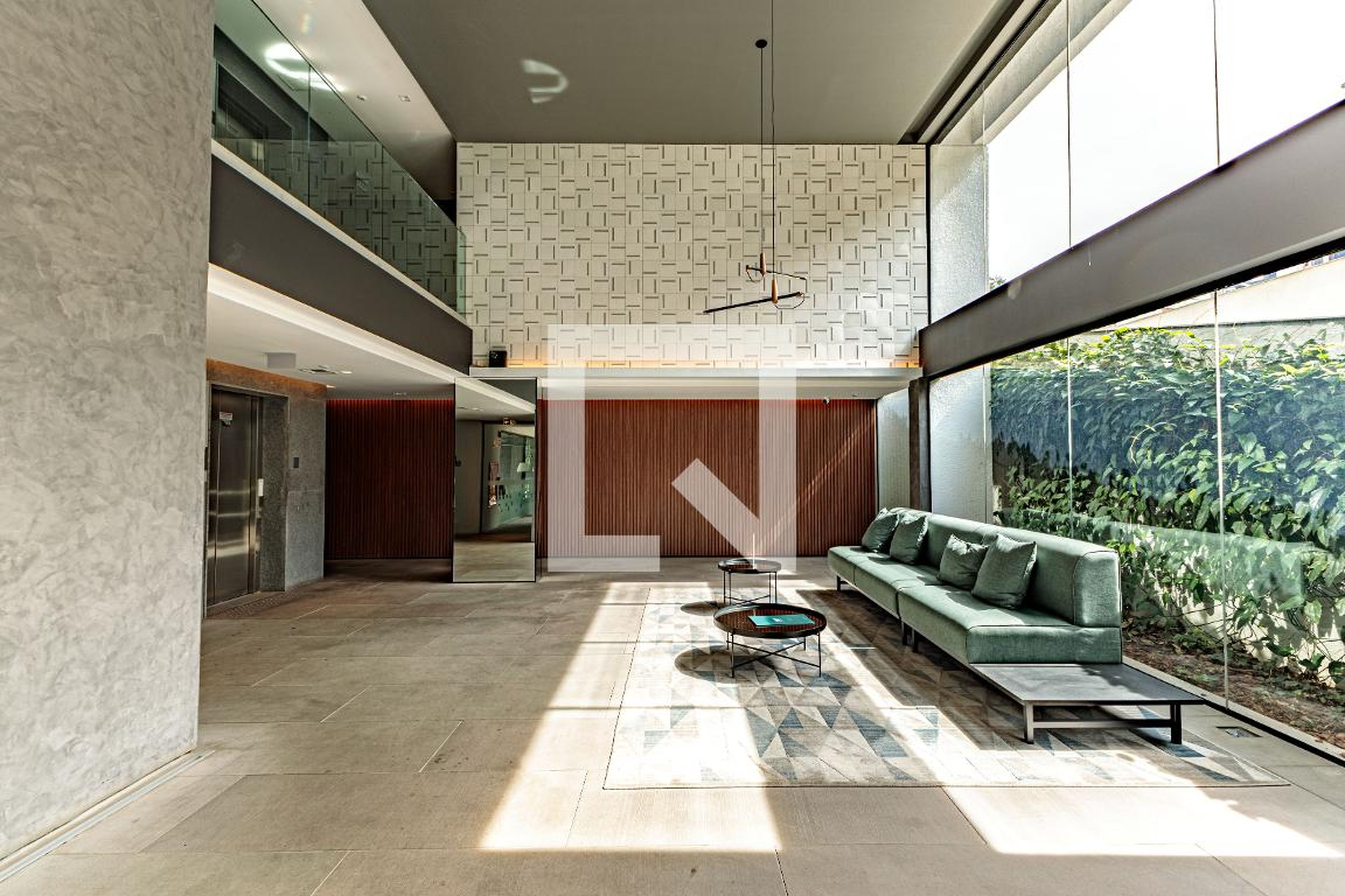 Hall de entrada Condomínio em Rua Professor Duplan, 70