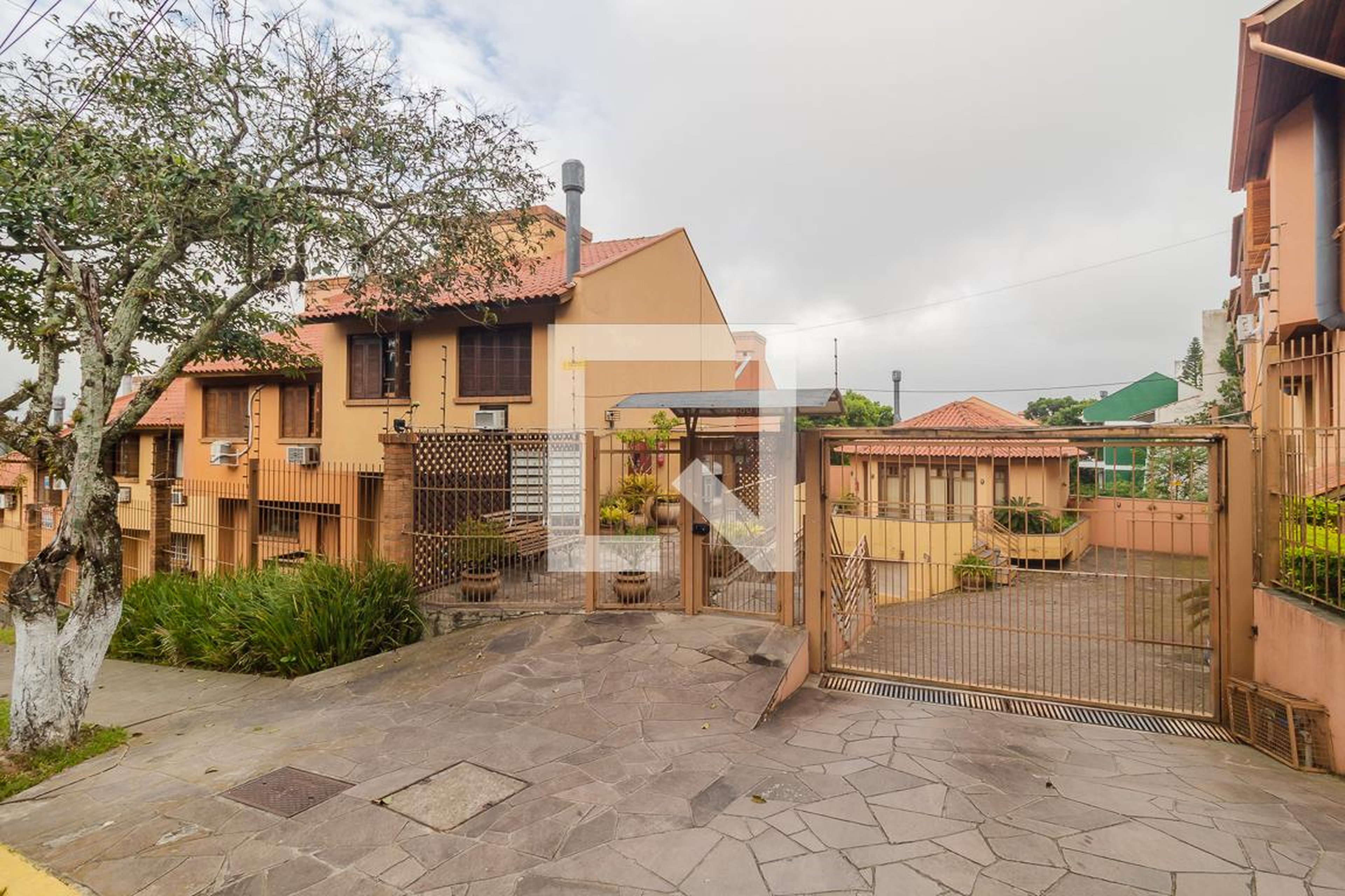 Fachada do Condomínio Condomínio em Rua Giorgio Negroni, 401