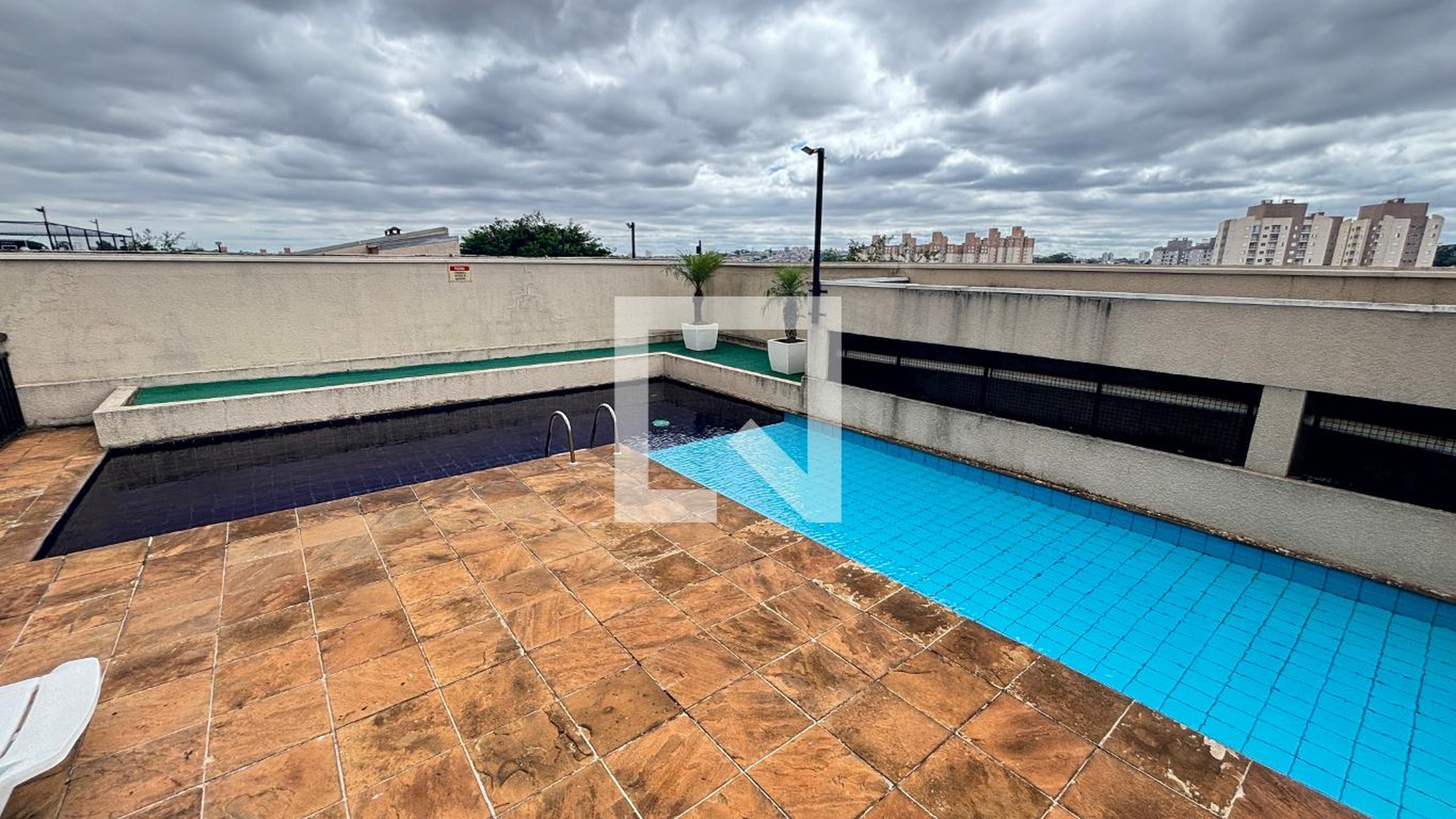 Piscina - Edifício Miami