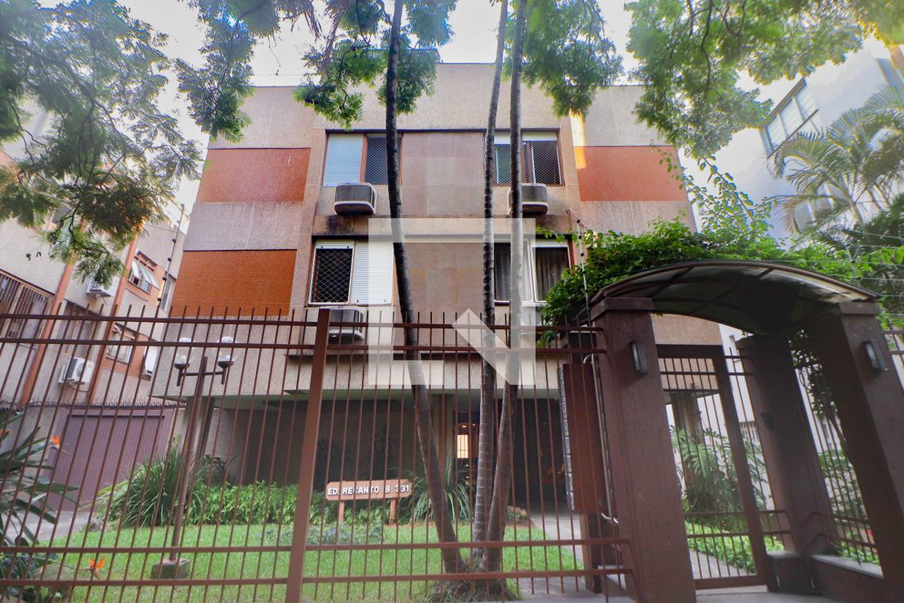 Fachada Condomínio em Rua Jaraguá, 331