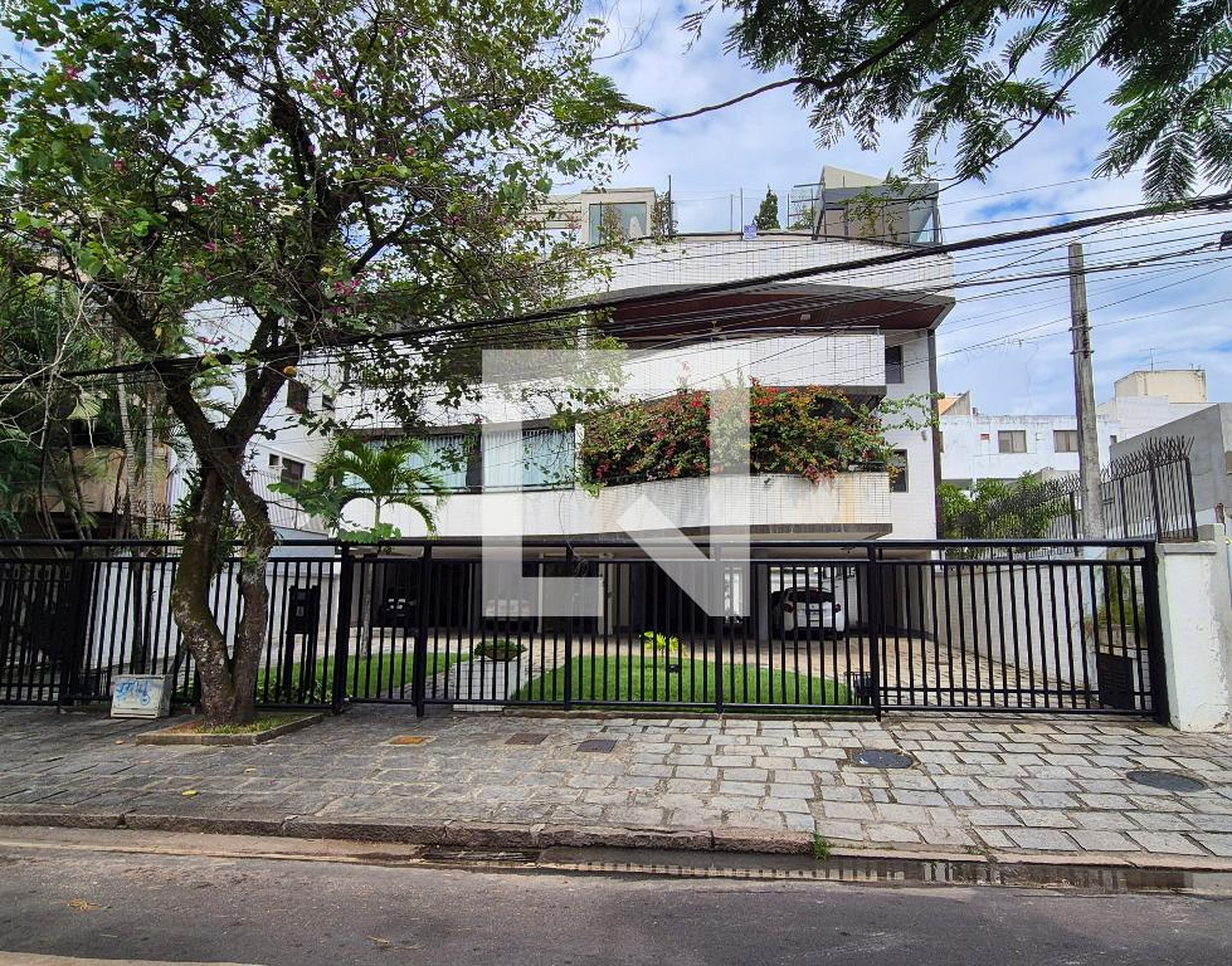 Fachada do Prédio Condomínio Galáxias