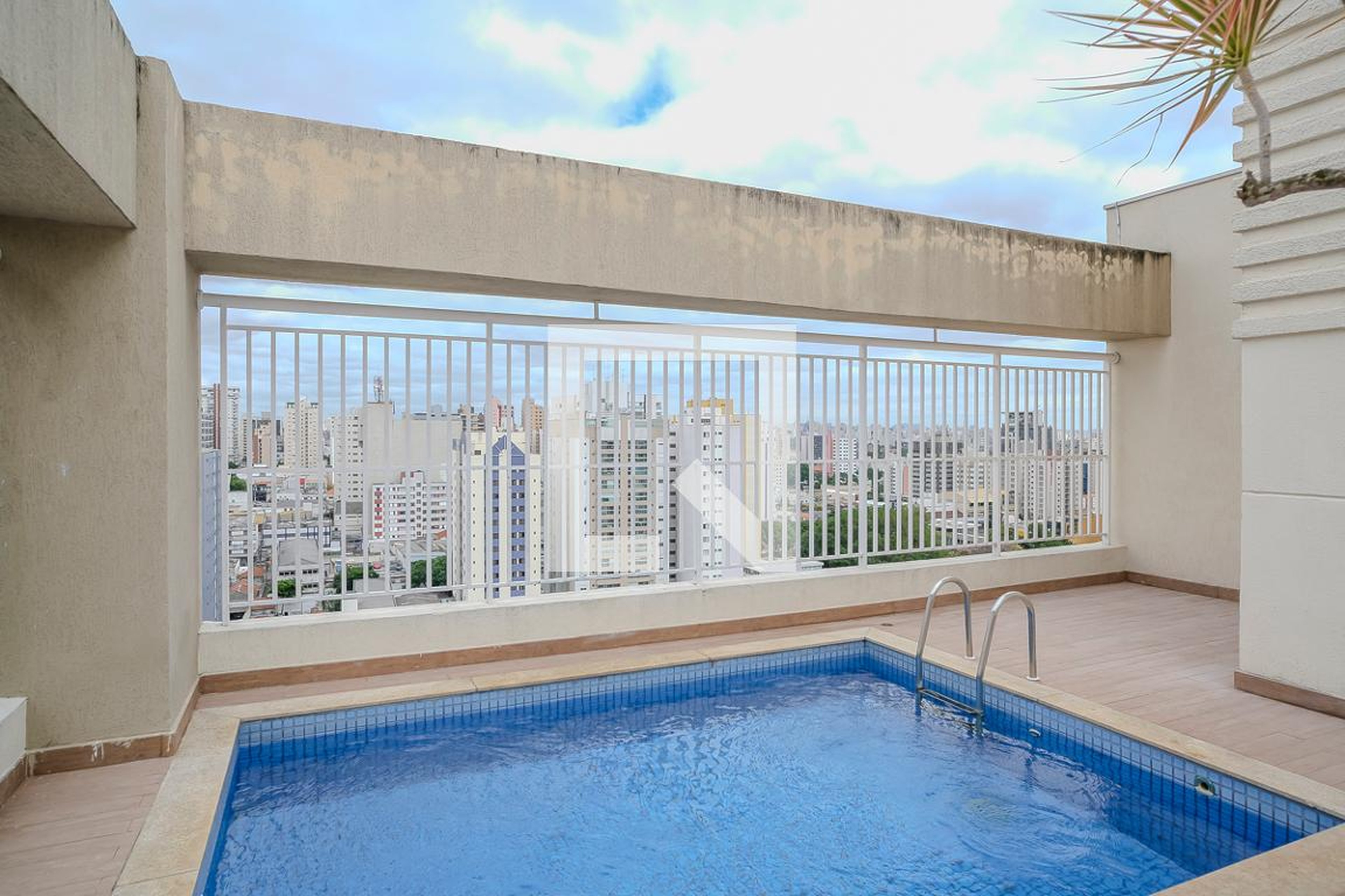 Piscina - Edifício Estilo