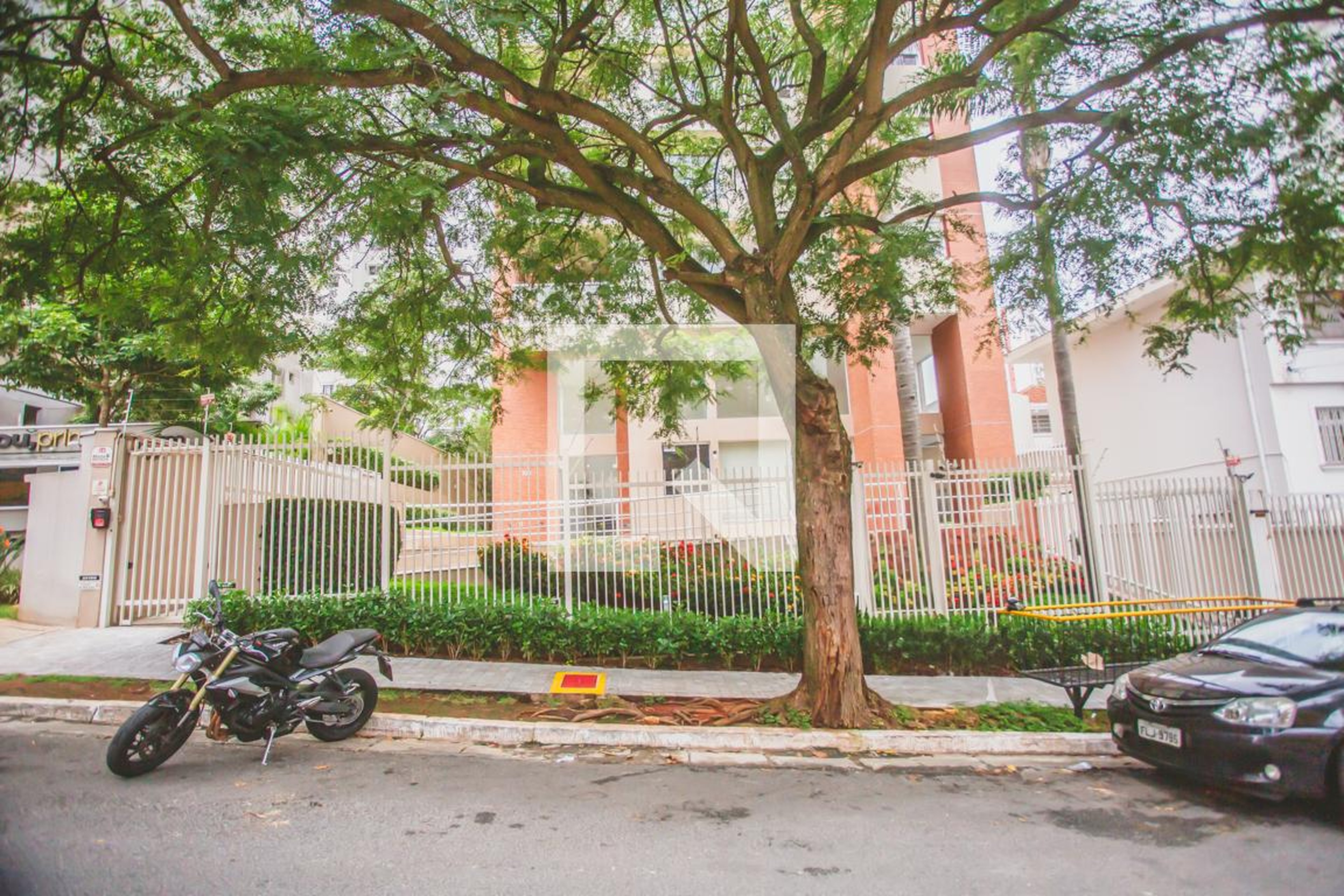 Fachada Condomínio Charles Gounod