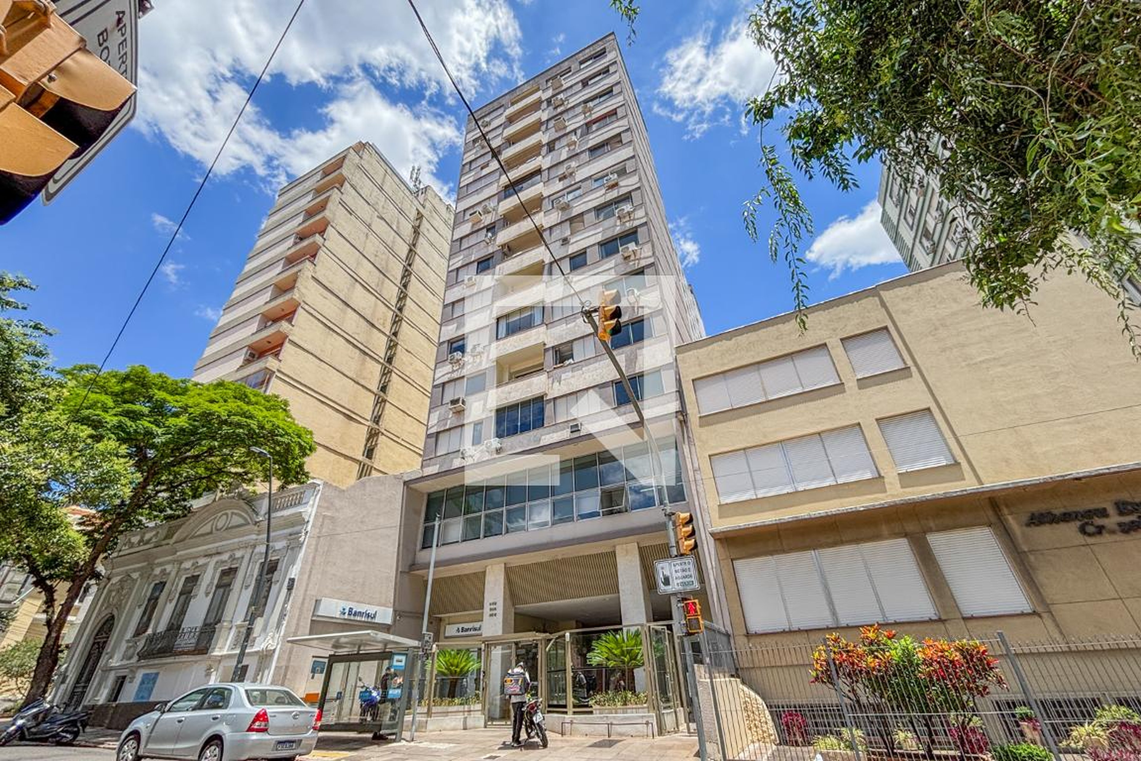 Fachada Condomínio em Rua Duque de Caxias, 953