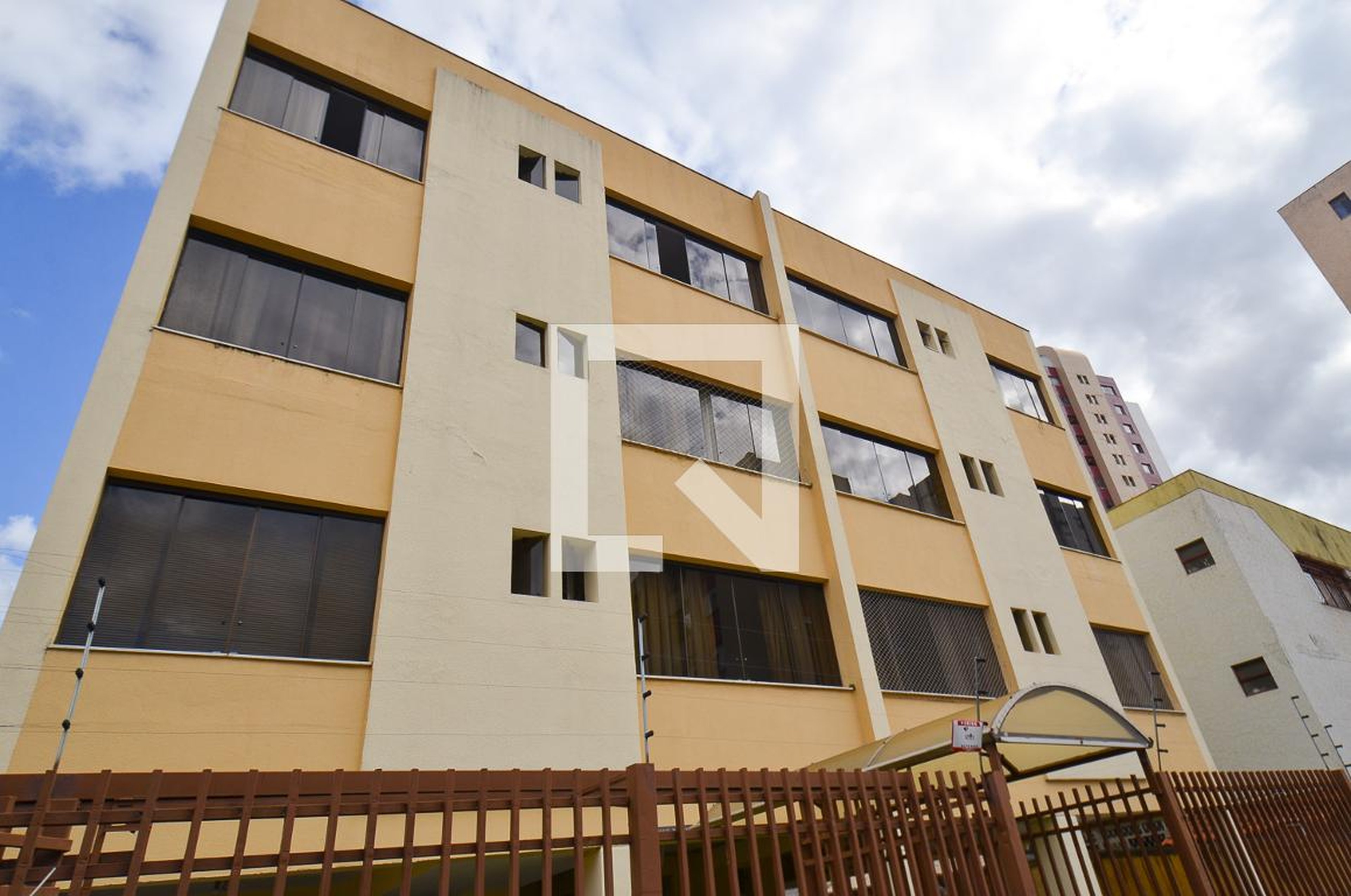 Fachada Condomínio em Rua Godofredo de Araújo, 30