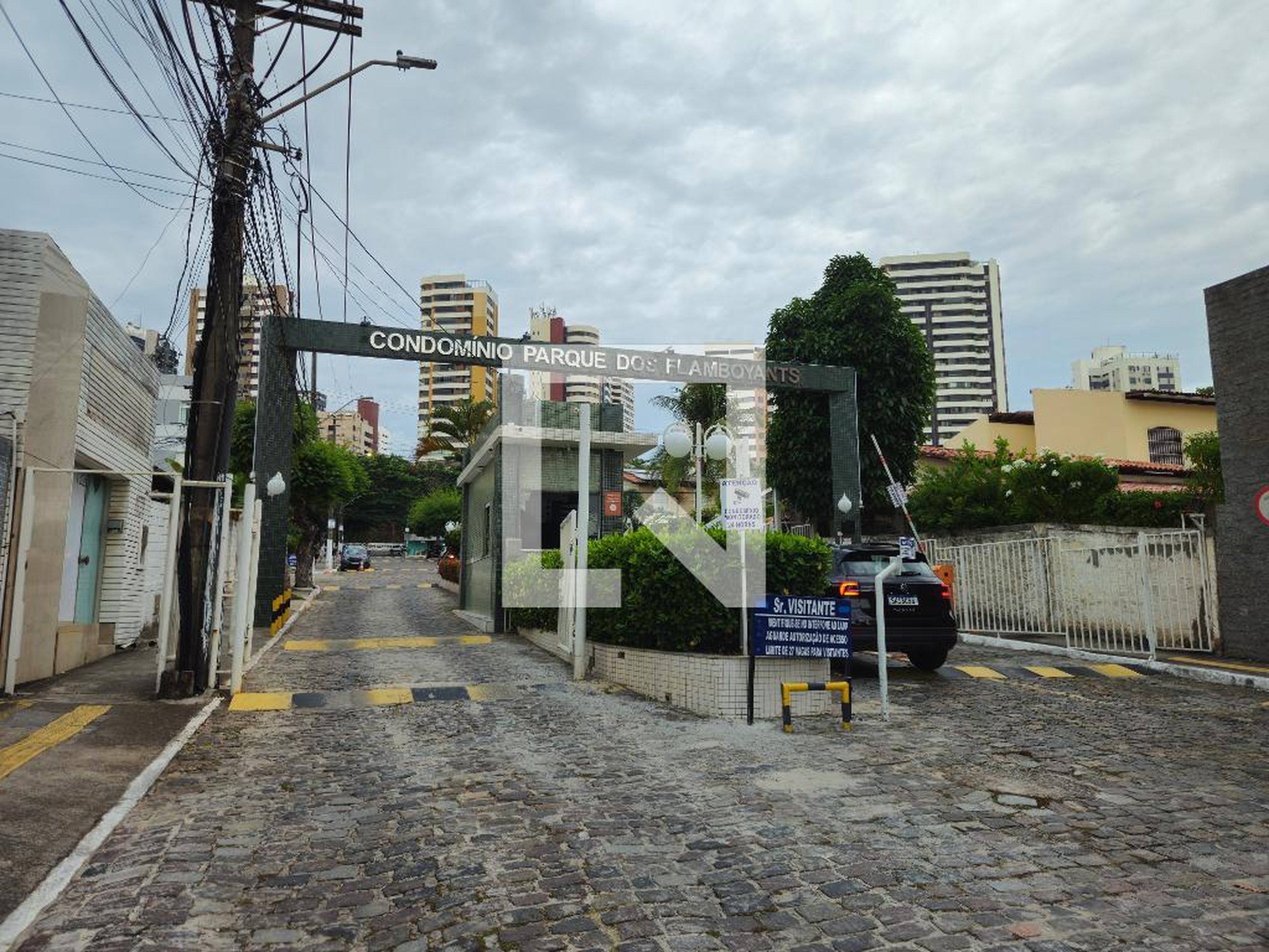 Fachada Condomínio em Rua Bartolomeu Dias, 90