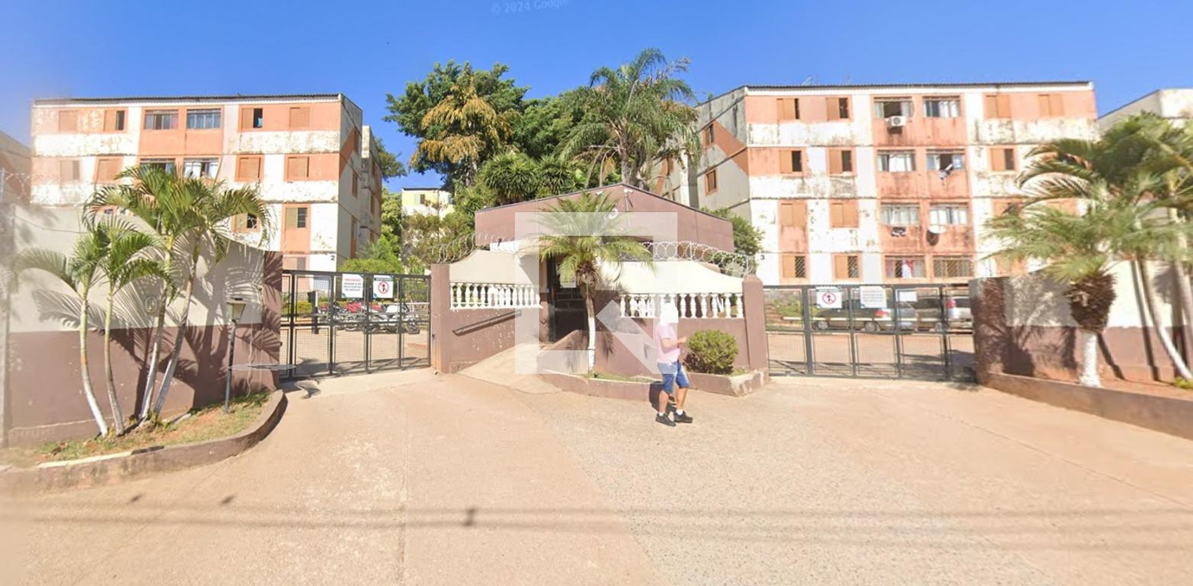 Fachada Condomínio em Rua Severo Pereira, 45