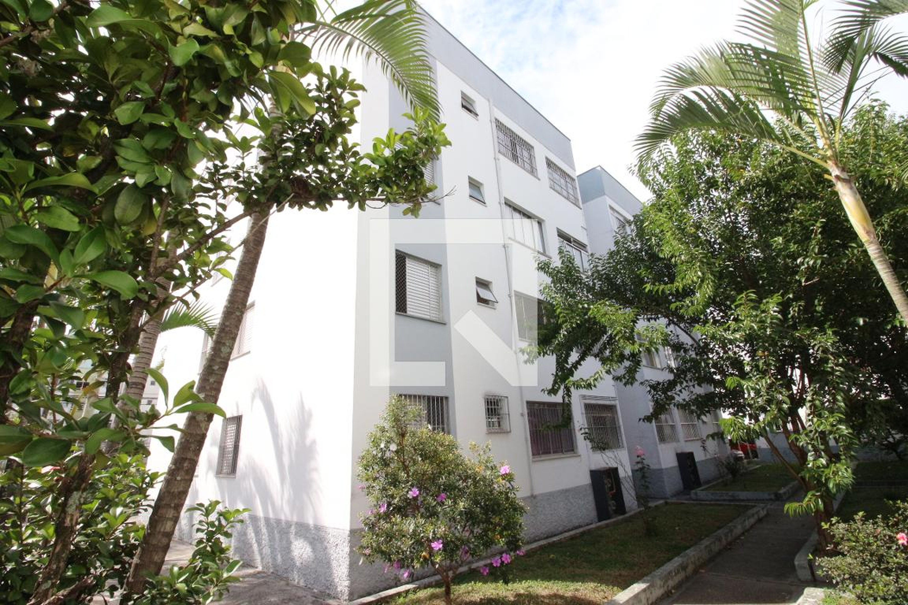 Fachada Condomínio em Rua Laranjeira, 151