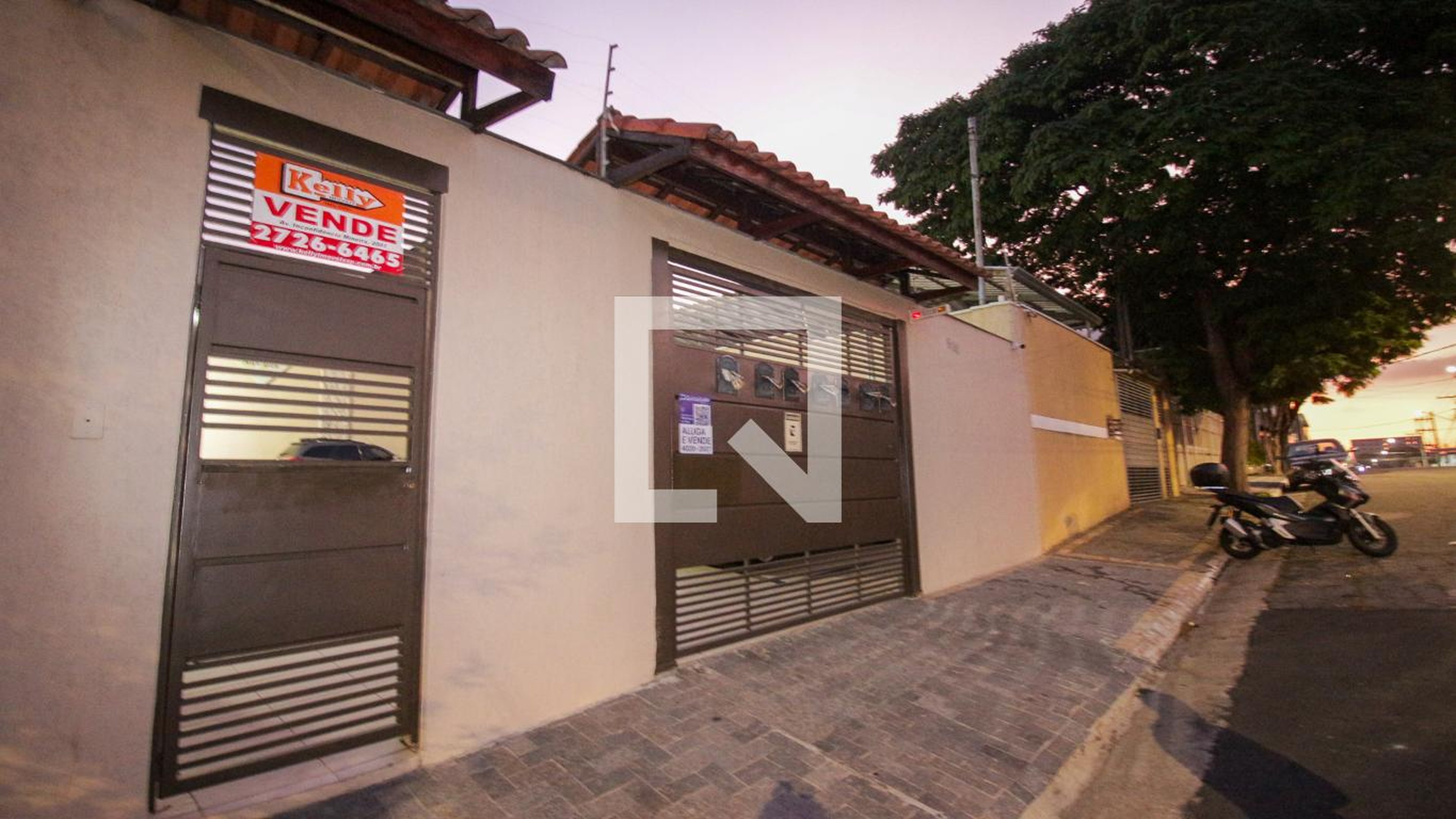 Fachada Condomínio em Rua Alto Belo, 980