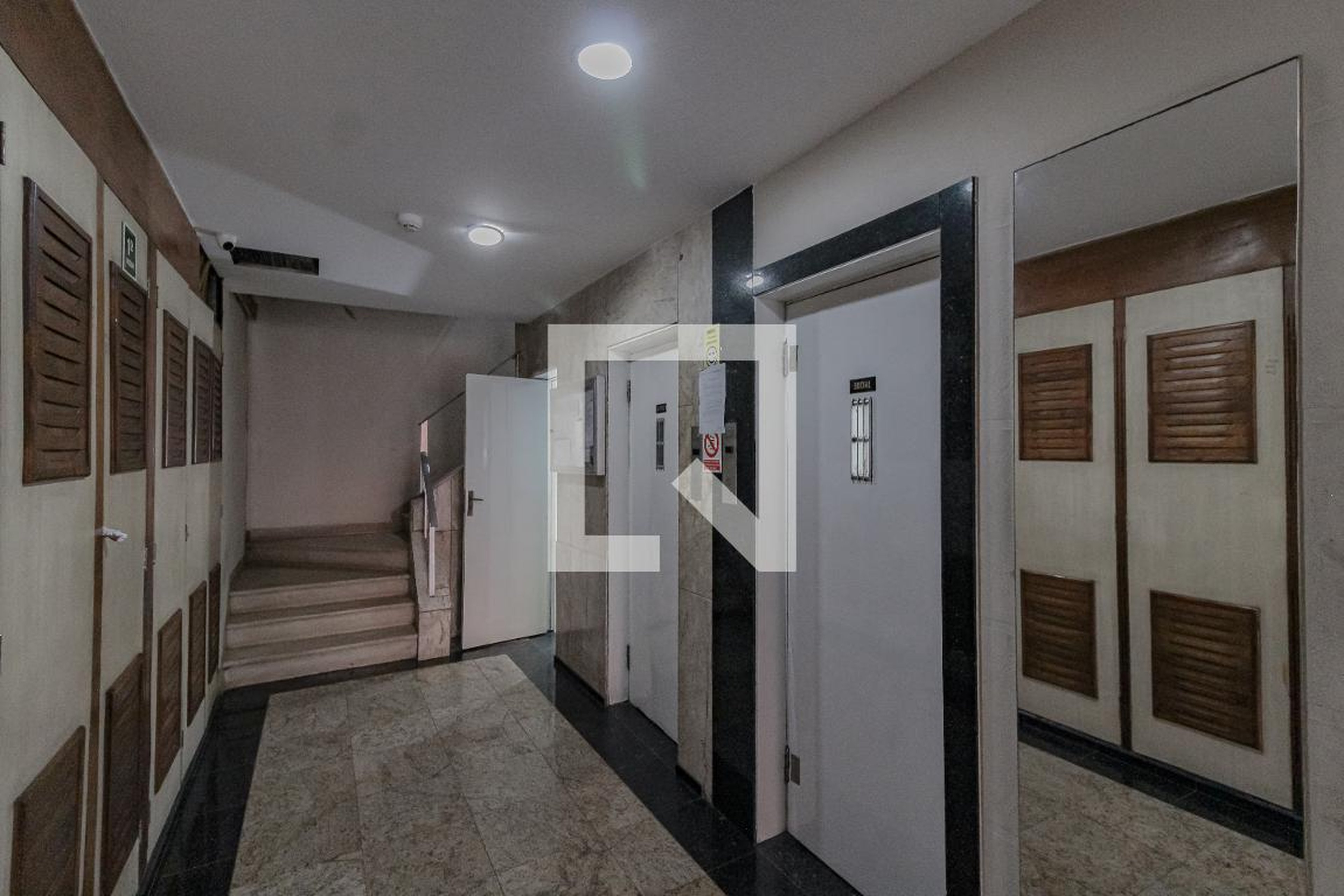 Elevador - Edifício Pasadena