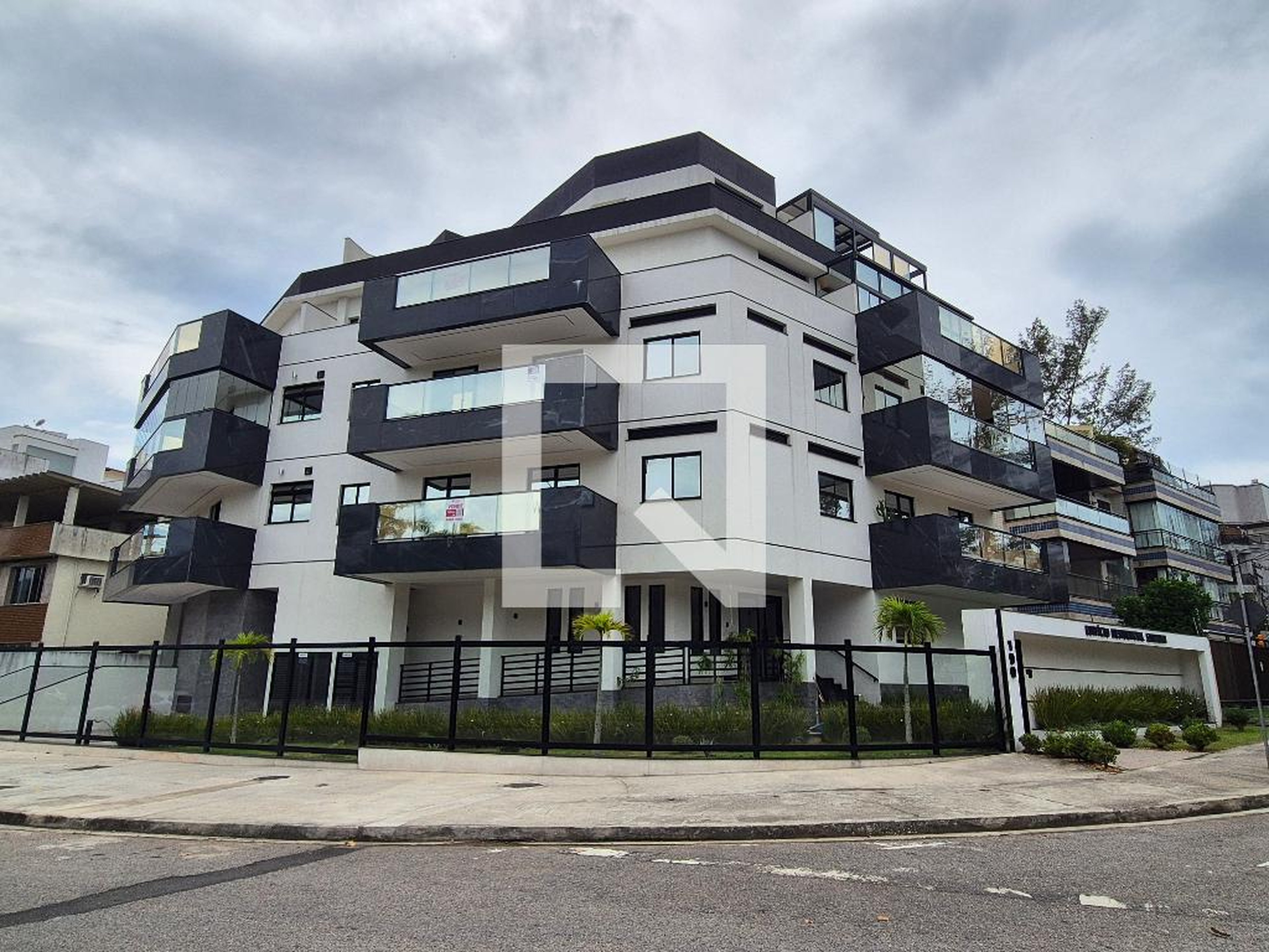 Fachada Condomínio em Avenida Albert Sabin, 190