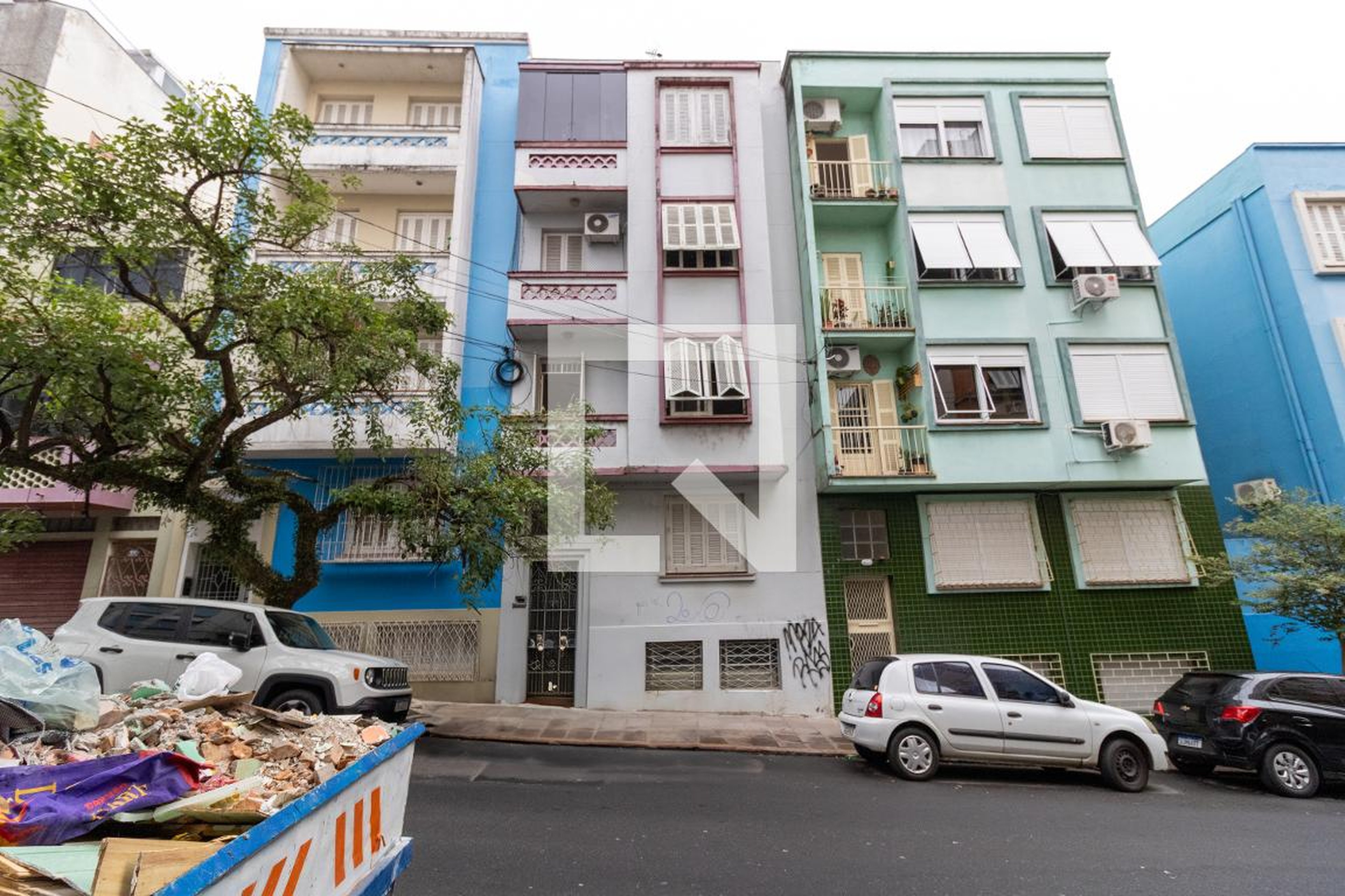 Fachada Condomínio em Rua General Vasco Alves, 323